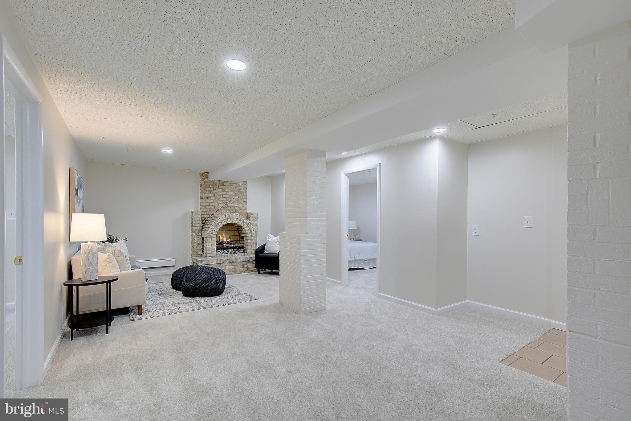 NORTH BRENTWOOD - Residential
