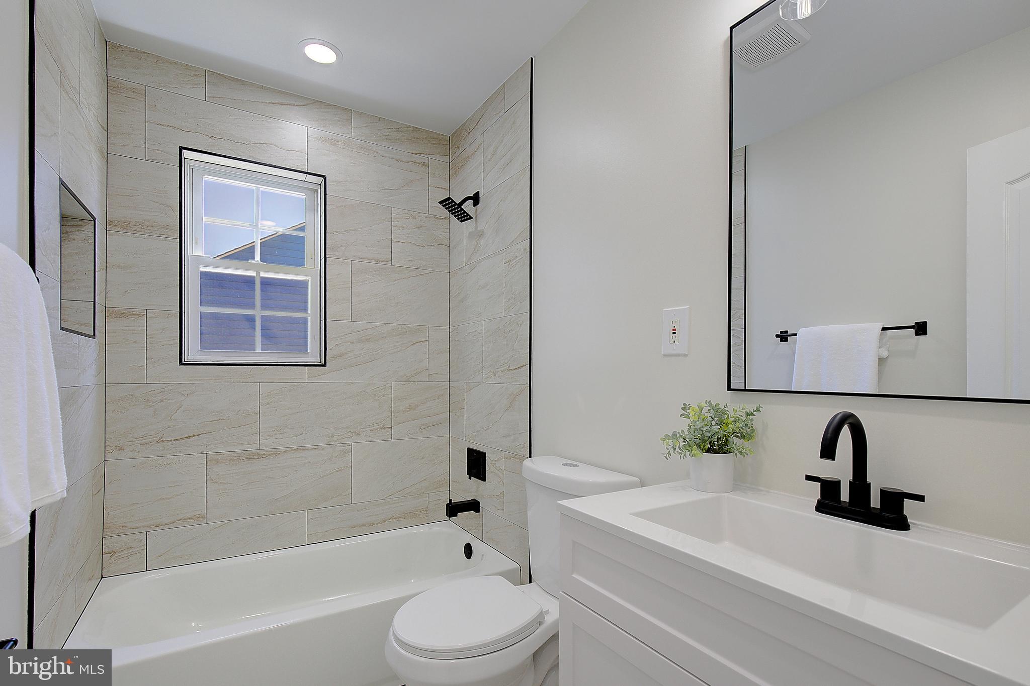 NORTH BRENTWOOD - Residential