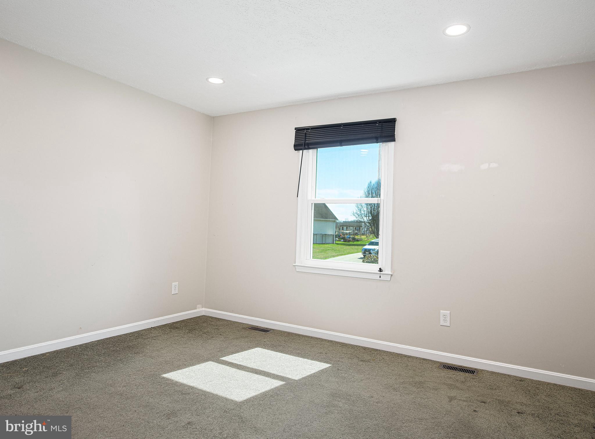 MAXA WOODS - Residential