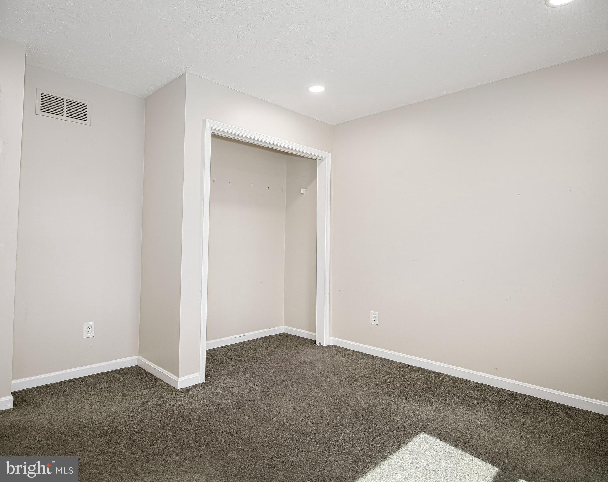 MAXA WOODS - Residential