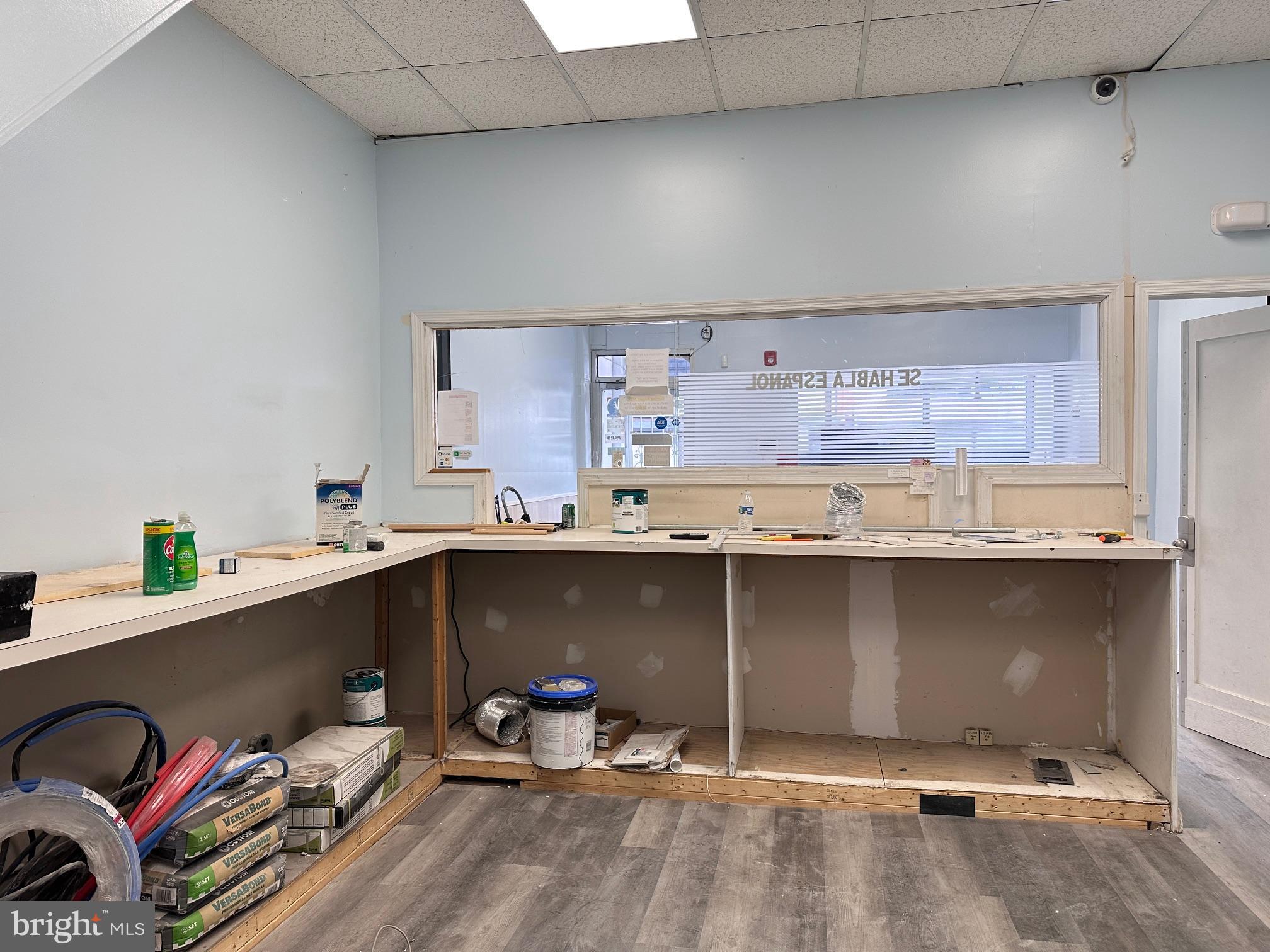 KENSINGTON - Commercial Sale