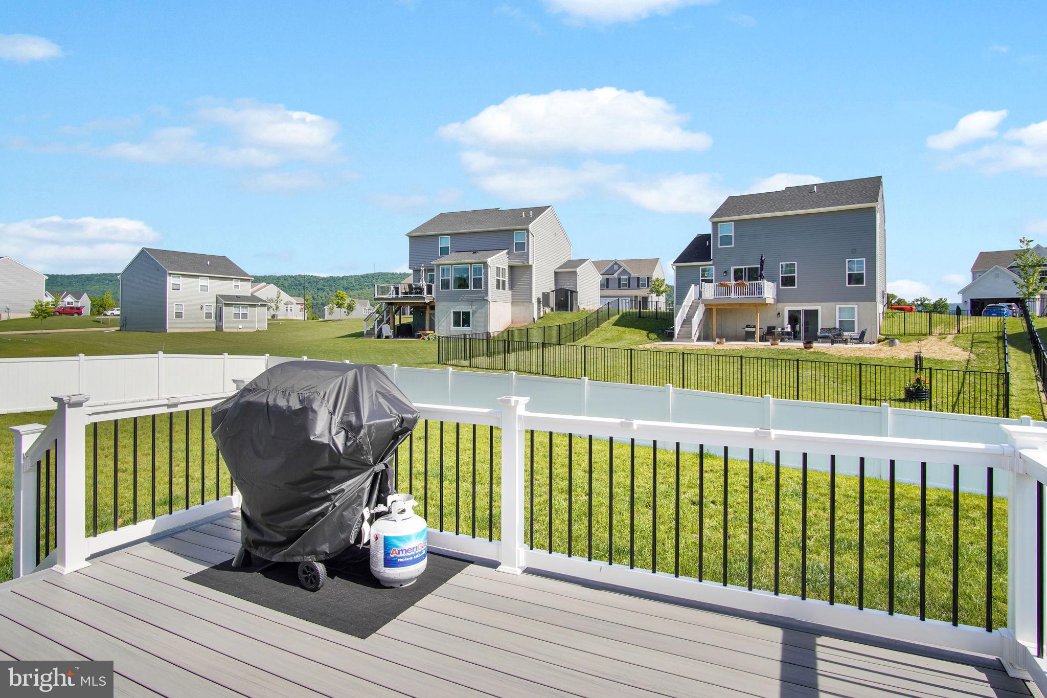 STONE MILL ESTATES - Residential