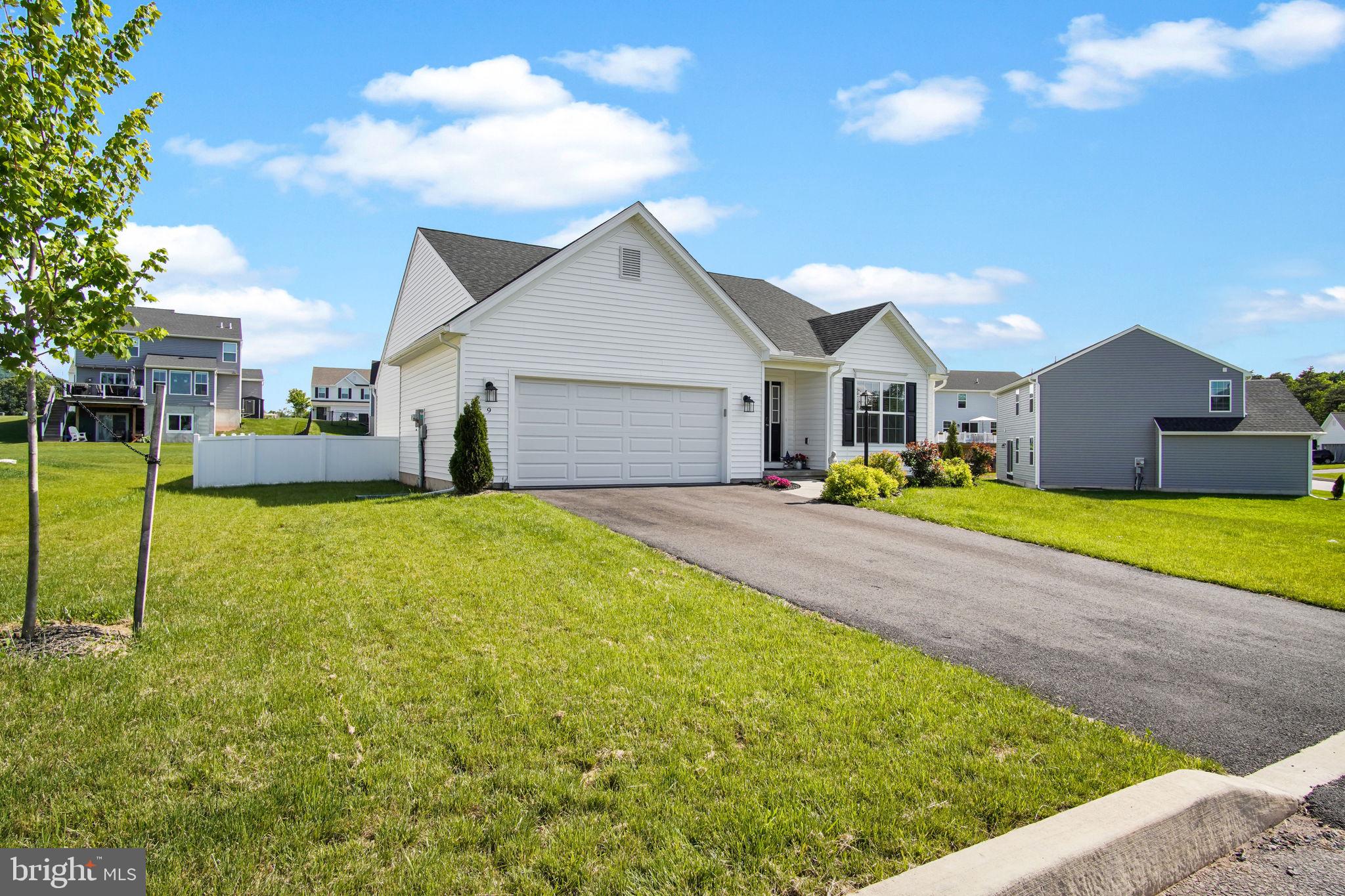 STONE MILL ESTATES - Residential