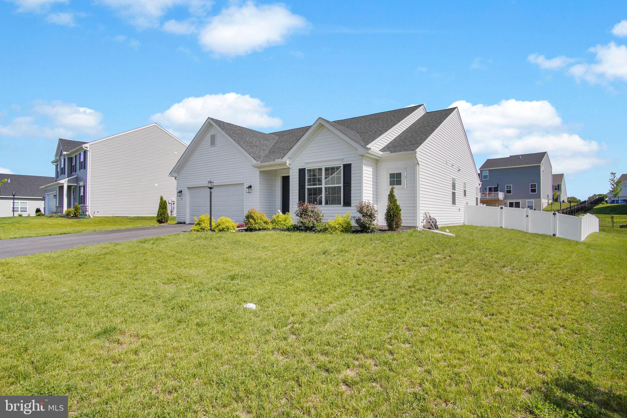STONE MILL ESTATES - Residential