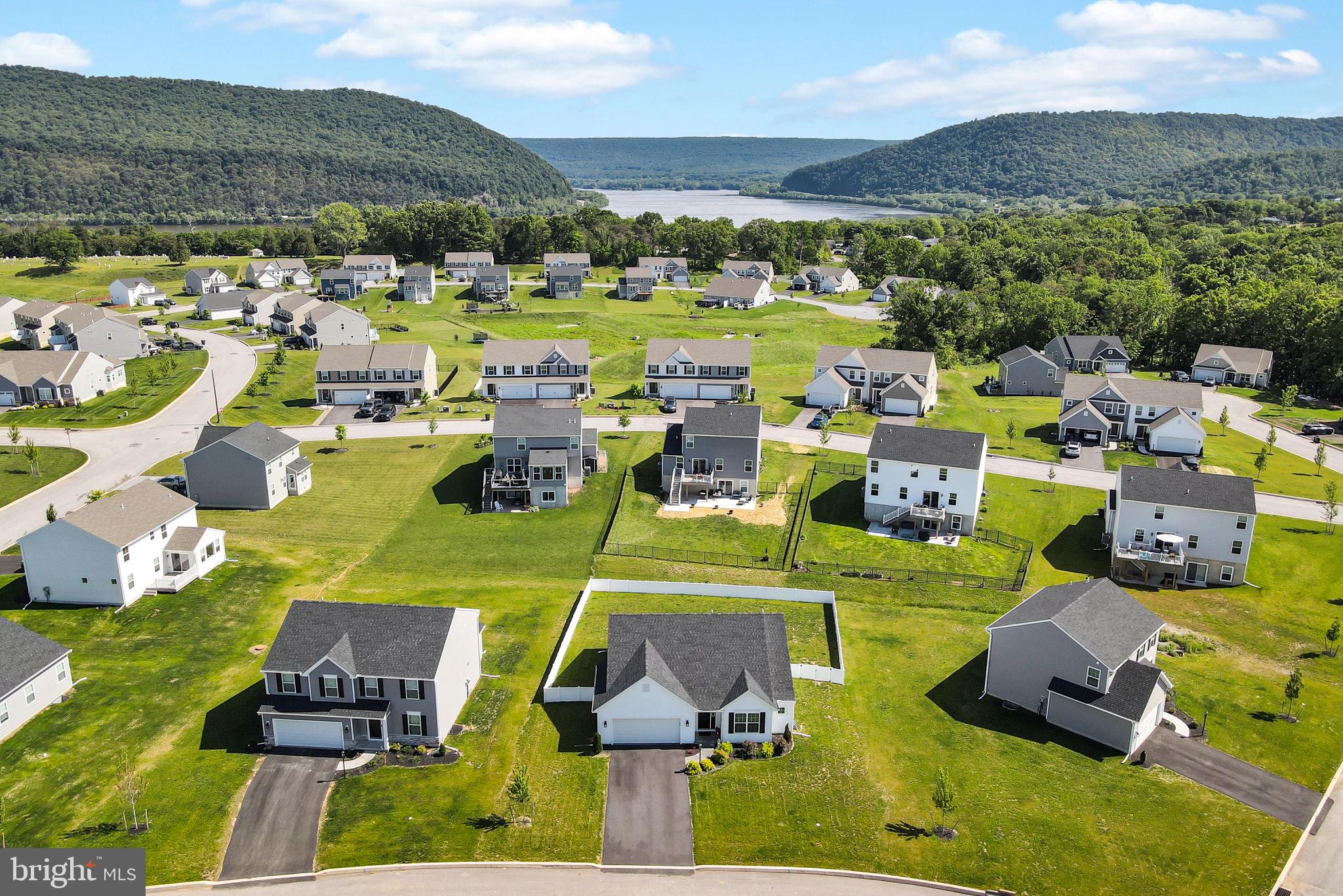 STONE MILL ESTATES - Residential