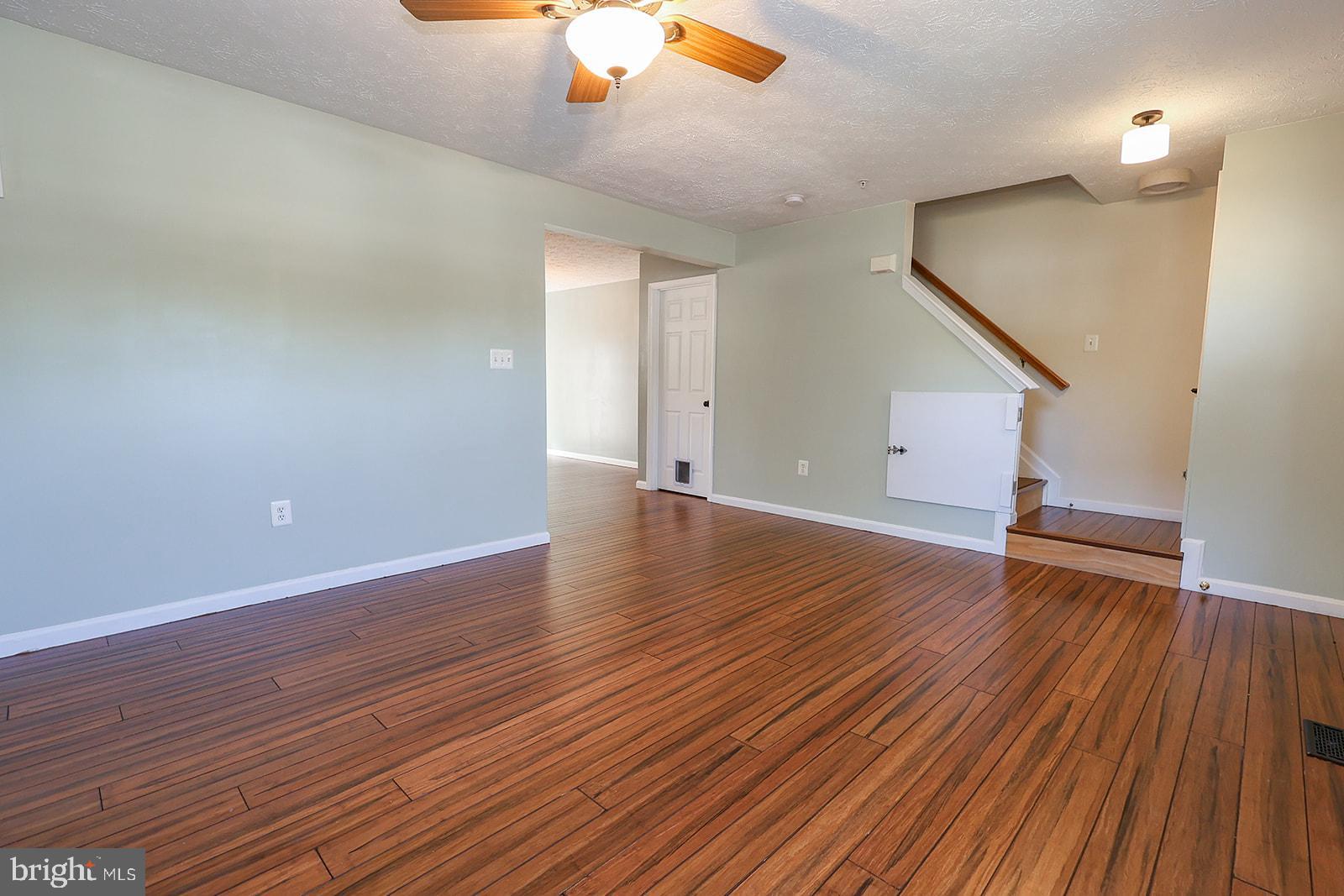 LAUREL GLEN - Residential