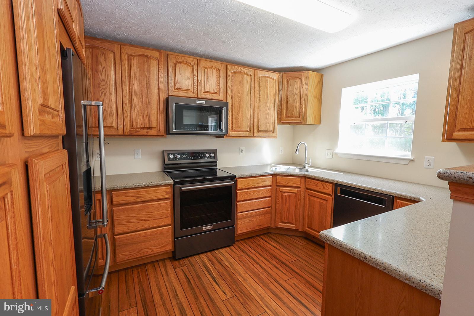 LAUREL GLEN - Residential