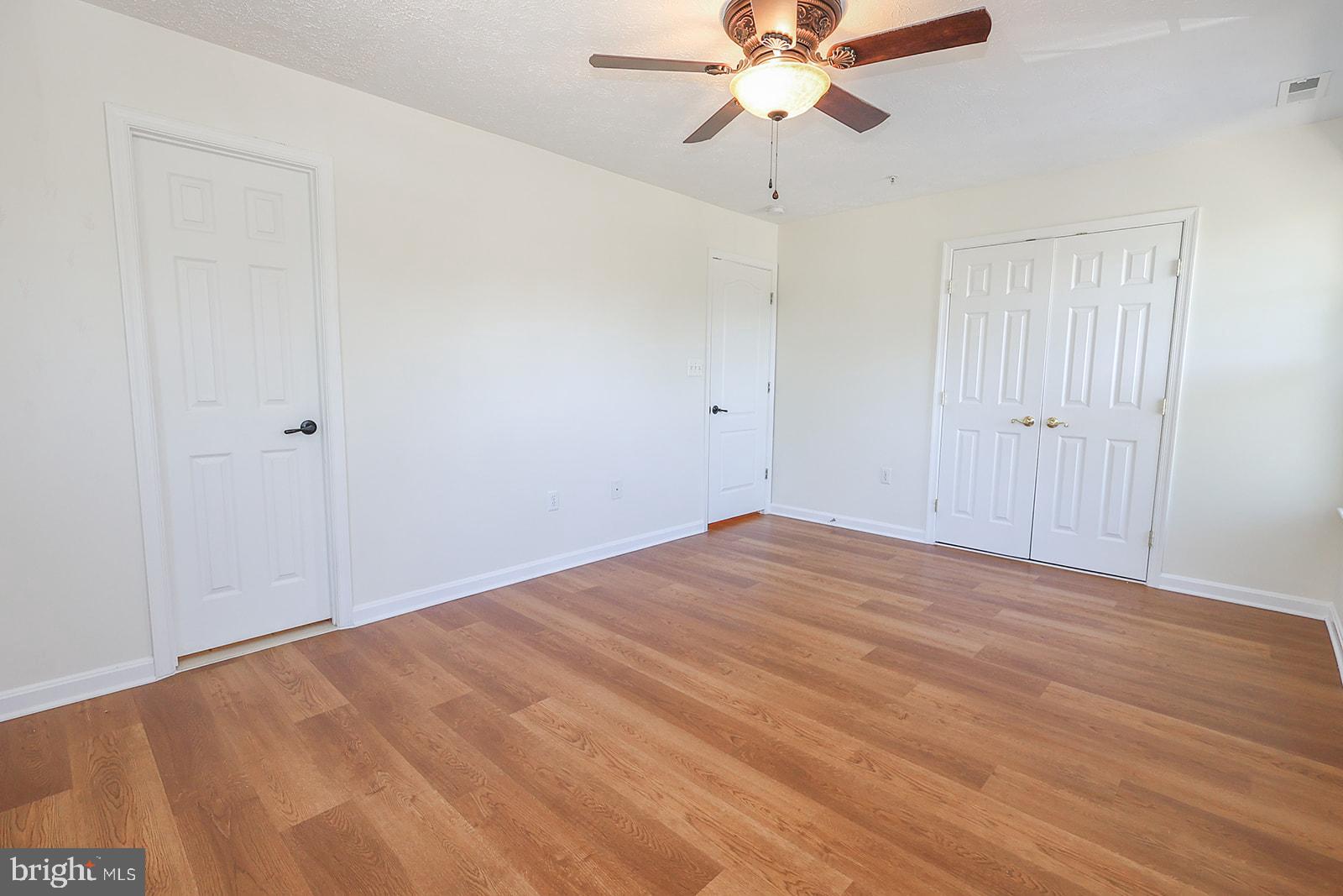 LAUREL GLEN - Residential