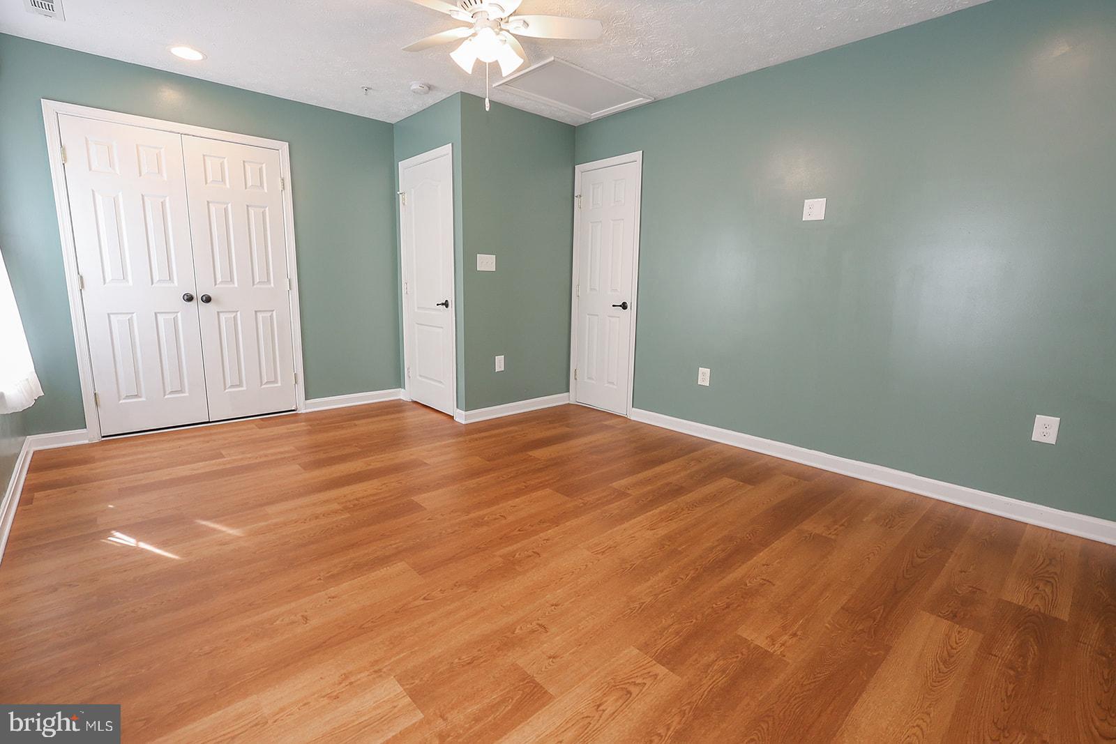 LAUREL GLEN - Residential