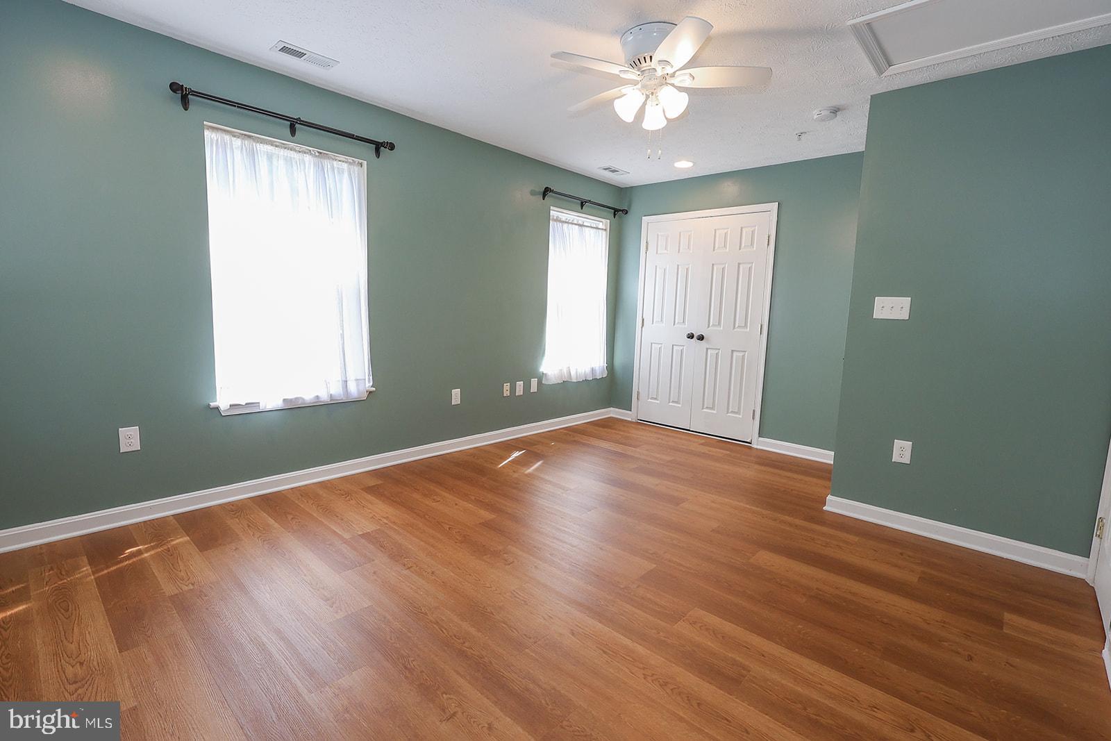 LAUREL GLEN - Residential