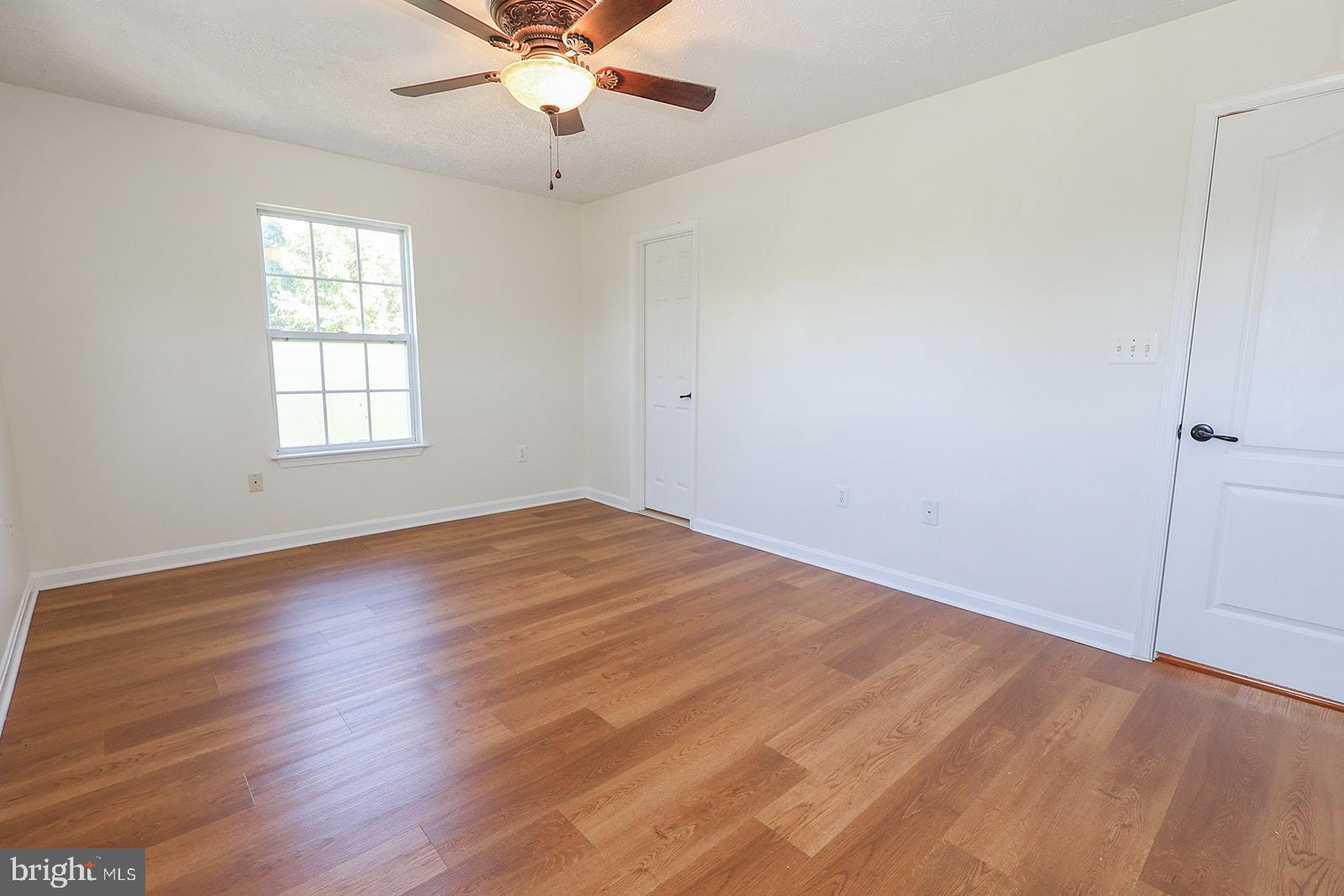 LAUREL GLEN - Residential