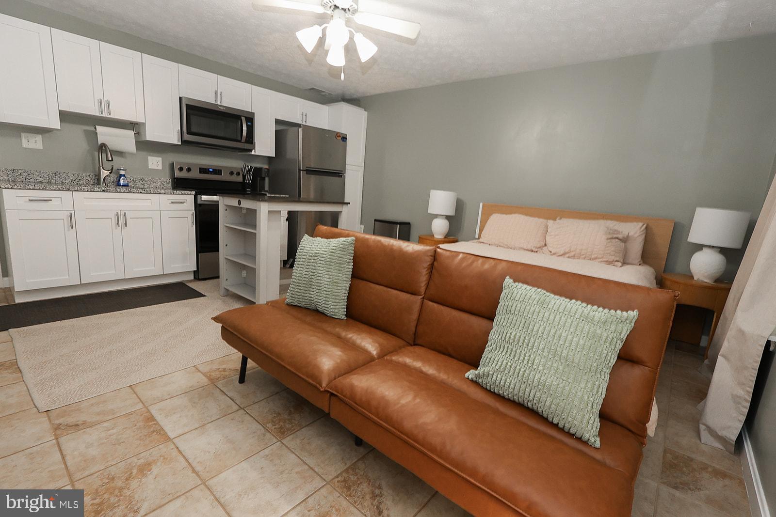 LAUREL GLEN - Residential
