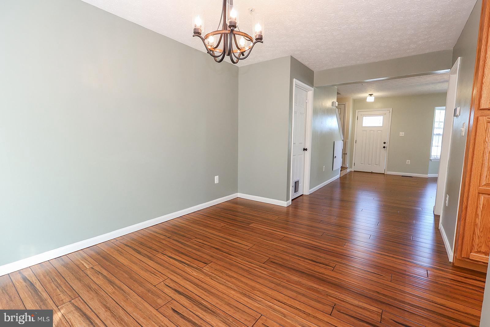 LAUREL GLEN - Residential