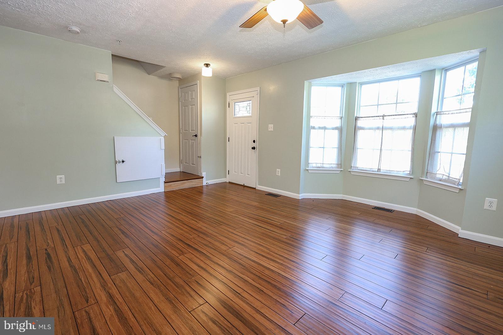 LAUREL GLEN - Residential