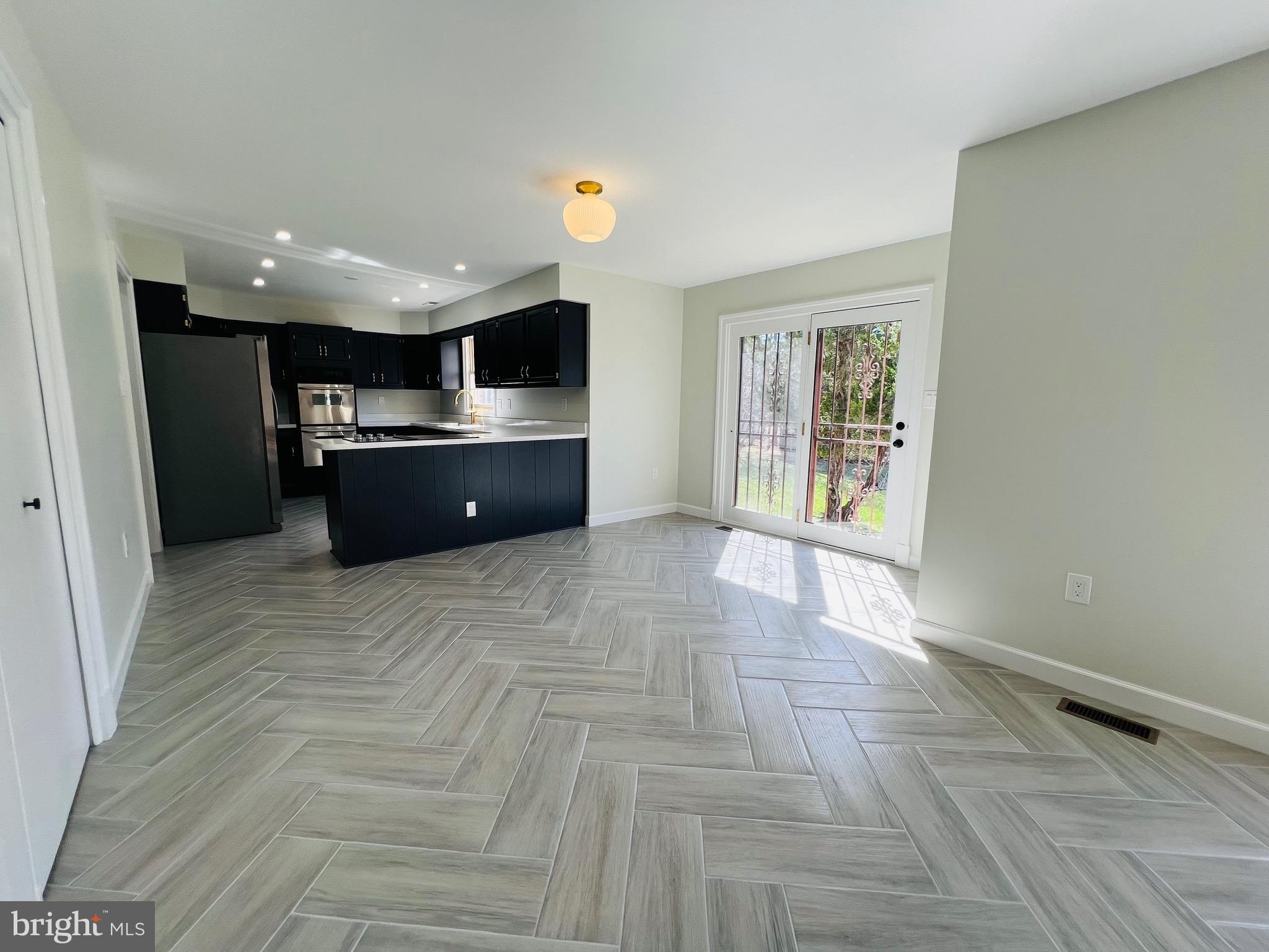 TANTALLON NORTH - Residential Lease