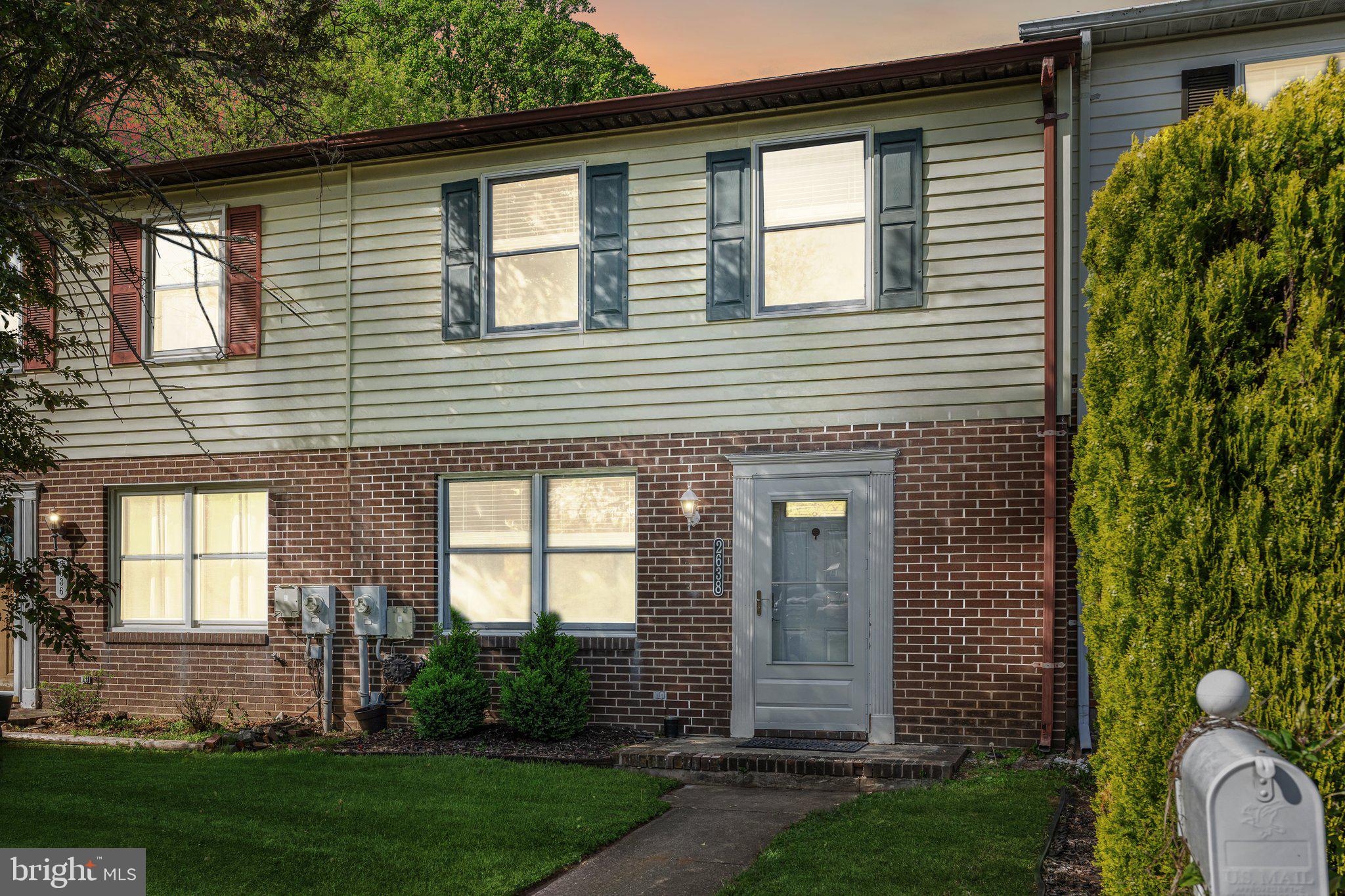 Welcome to 2638 Pearwood Road in Parkville! This well-maintained 3-bedroom, 1.5-bath townhome offers nearly 1,300 square feet of living space and a host of updates throughout. Features include an eat-in kitchen with a spacious pantry, updated fixtures, and new sliding and front entry doors. A recently replaced roof adds value and peace of mind.

The fenced backyard provides outdoor space for recreation or relaxation.  Additional highlights include off-street parking, efficient layout, and no HOA fees. Conveniently located near shopping, dining, parks, and commuter routes.

Key Features:

3 Bedrooms / 1.5 Bathrooms

Eat-In Kitchen with Pantry

New Roof, Front Door & Sliding Door

Updated Fixtures Throughout

Fenced Backyard

Backs to Open Green Space

No HOA

Don’t miss this move-in ready opportunity in a desirable Parkville location!