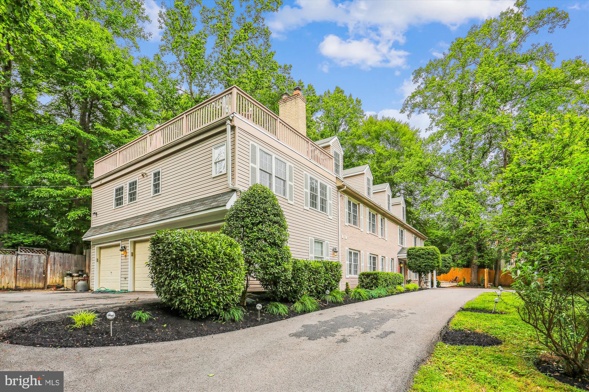 POTOMAC OUTSIDE - Residential
