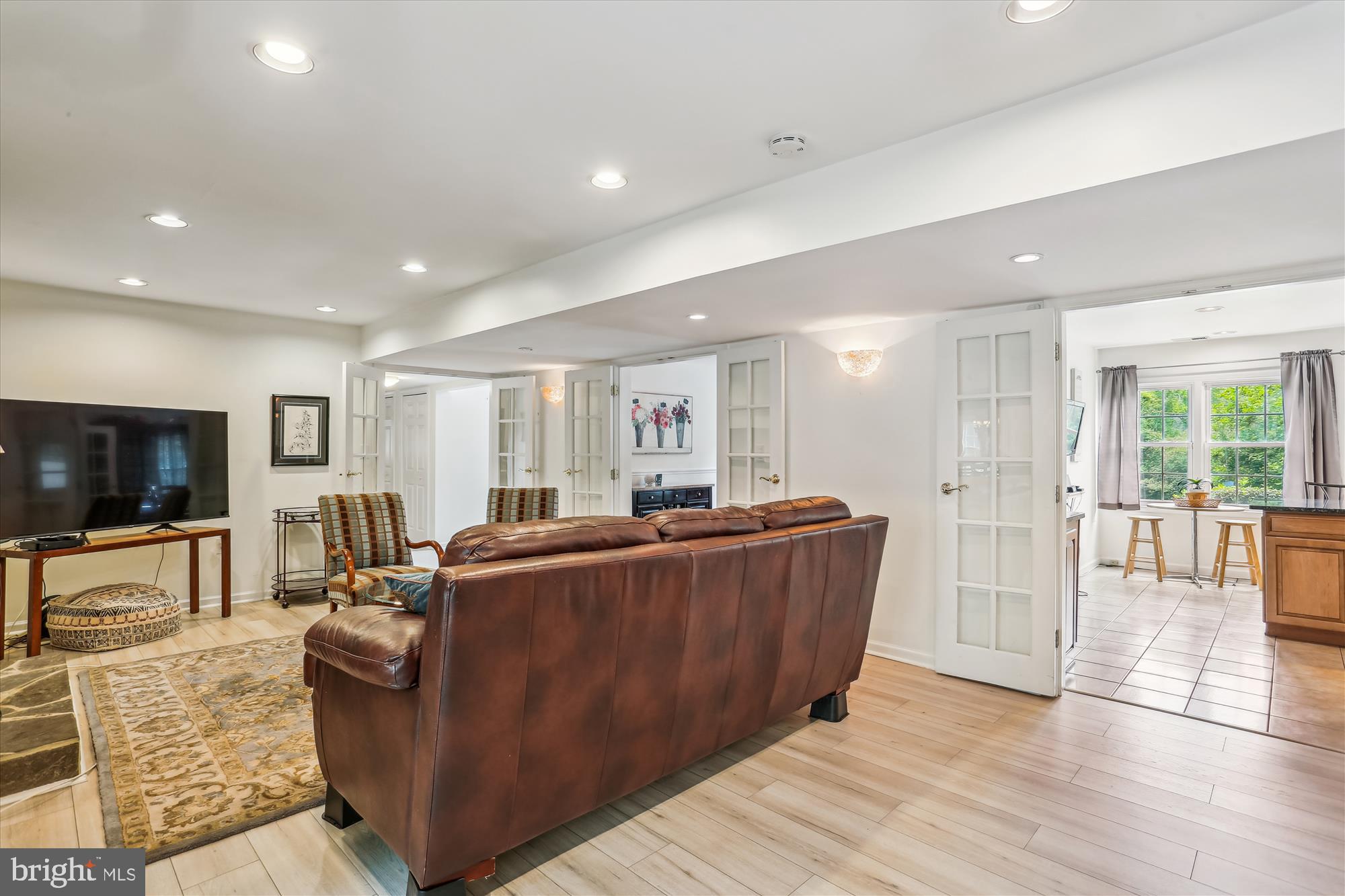 POTOMAC OUTSIDE - Residential