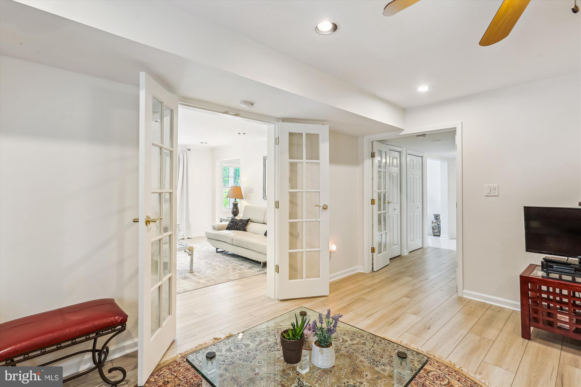POTOMAC OUTSIDE - Residential