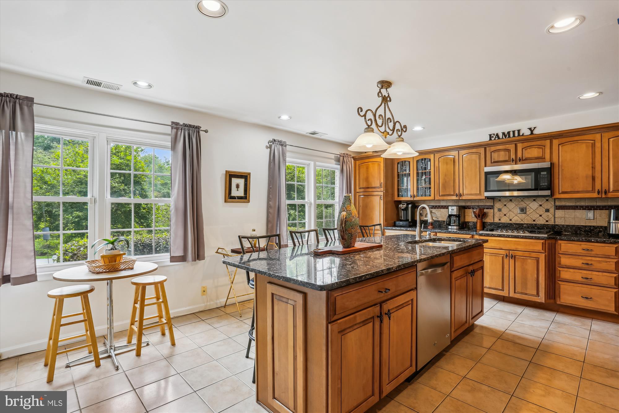 POTOMAC OUTSIDE - Residential