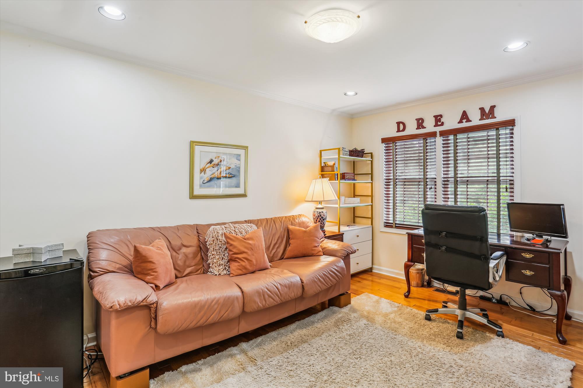 POTOMAC OUTSIDE - Residential