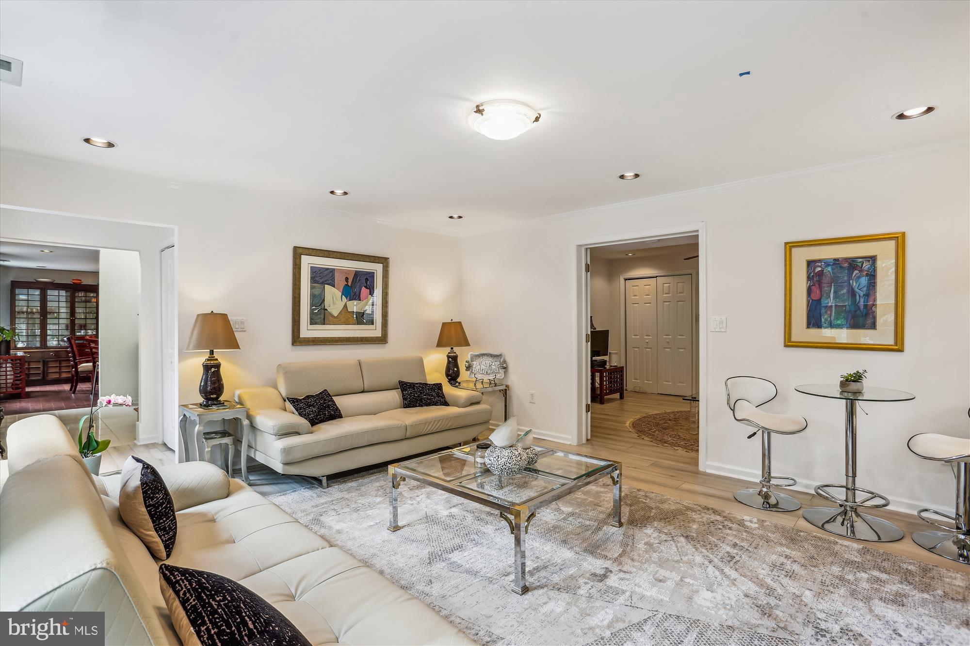POTOMAC OUTSIDE - Residential