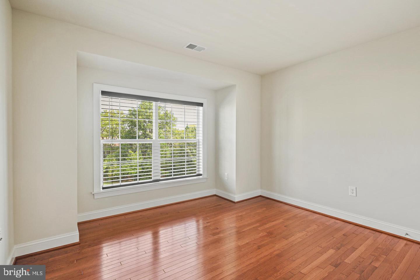 DEVONSHIRE TOWNHOMES - Residential