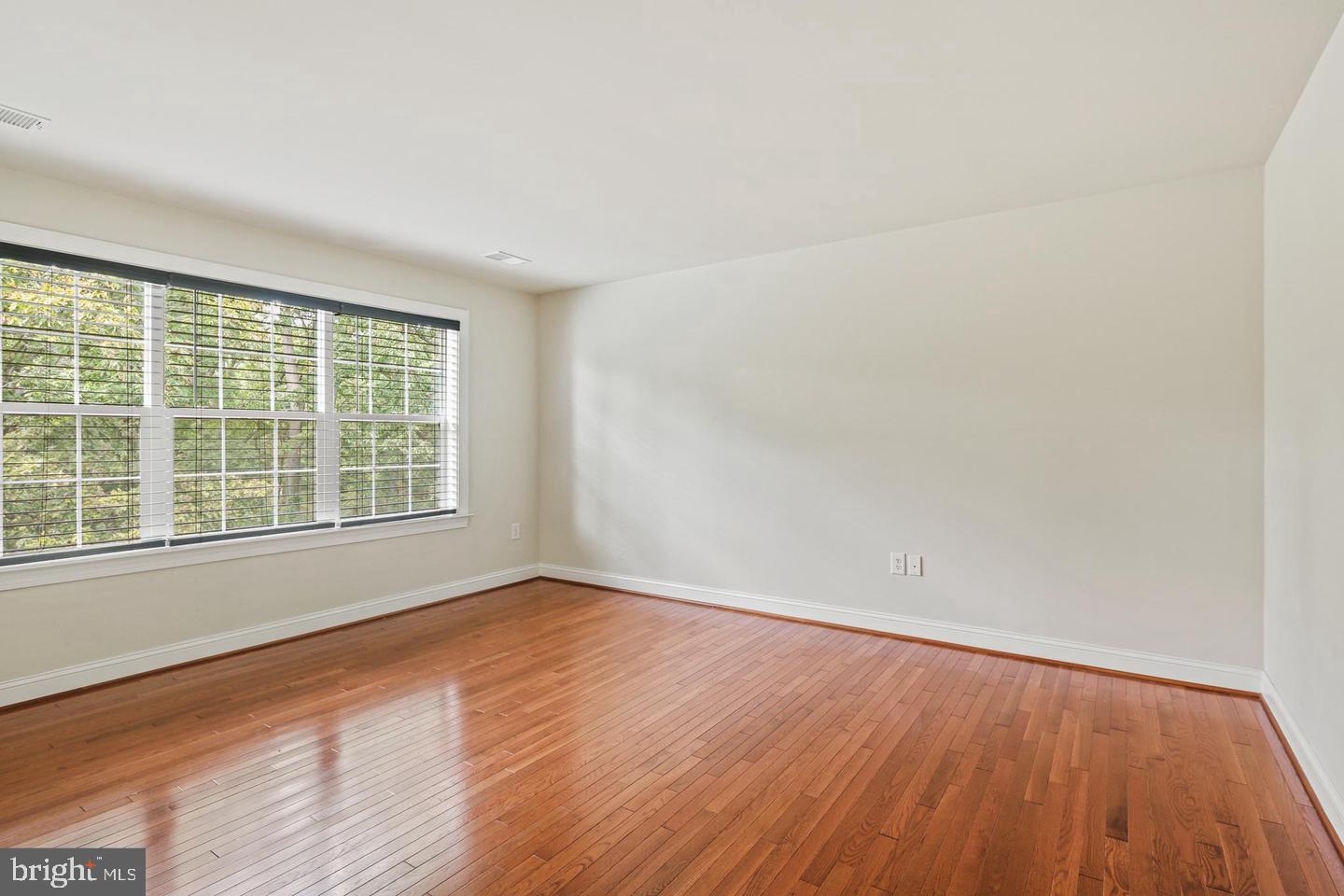 DEVONSHIRE TOWNHOMES - Residential