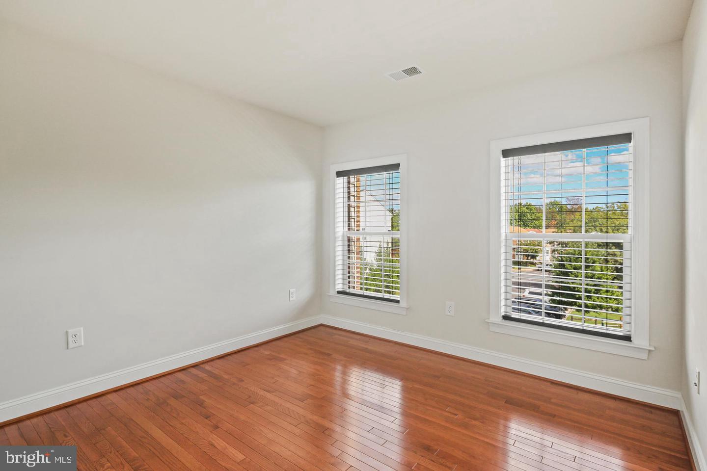 DEVONSHIRE TOWNHOMES - Residential
