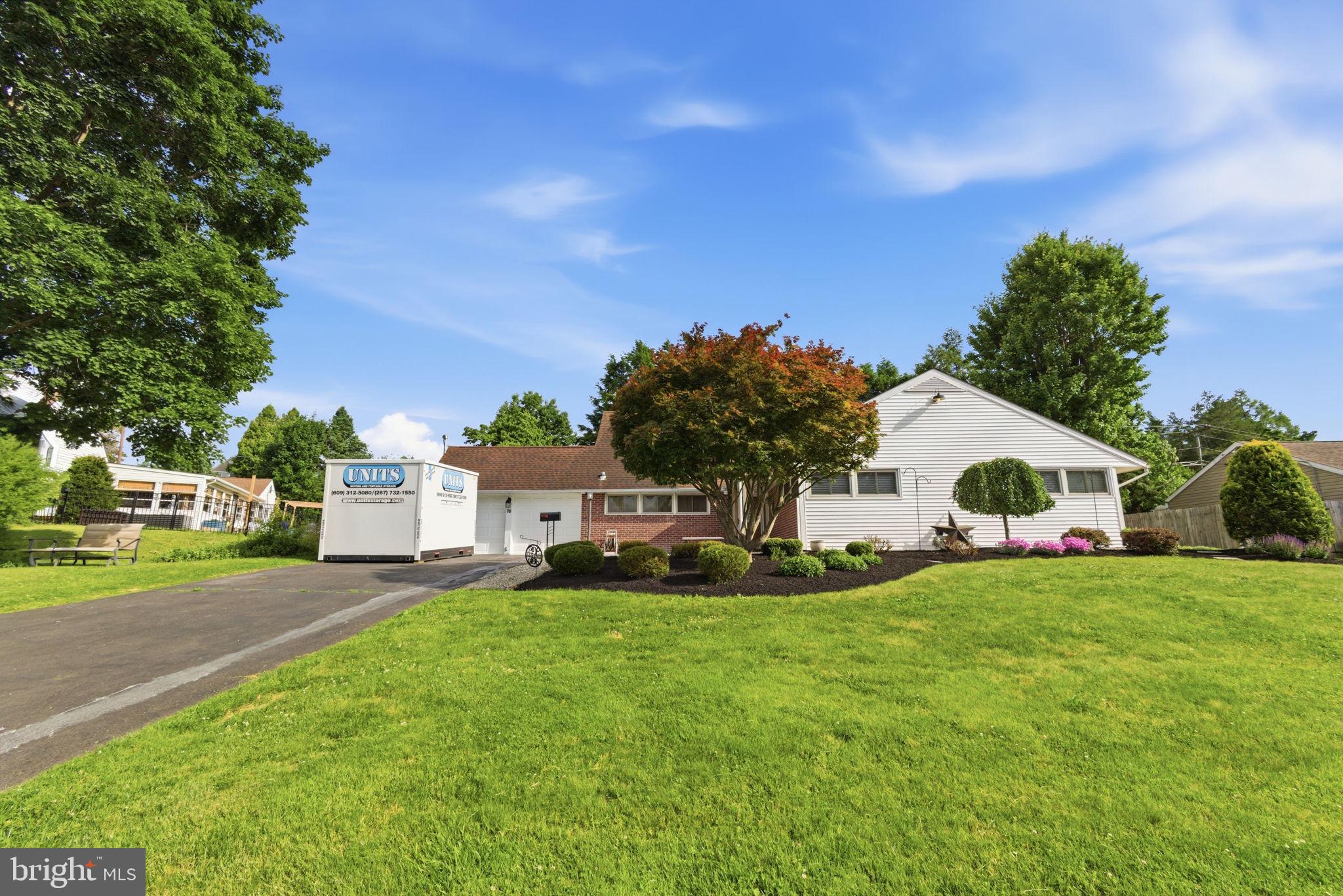 FORSYTHIA GATE - Residential