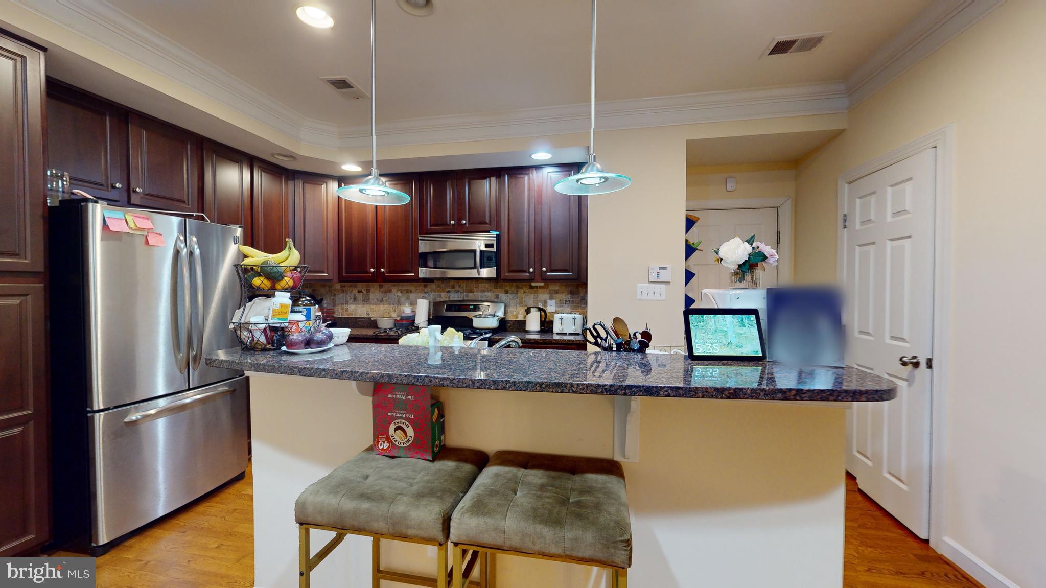 RESIDENCES AT SULLIVAN - Residential Lease