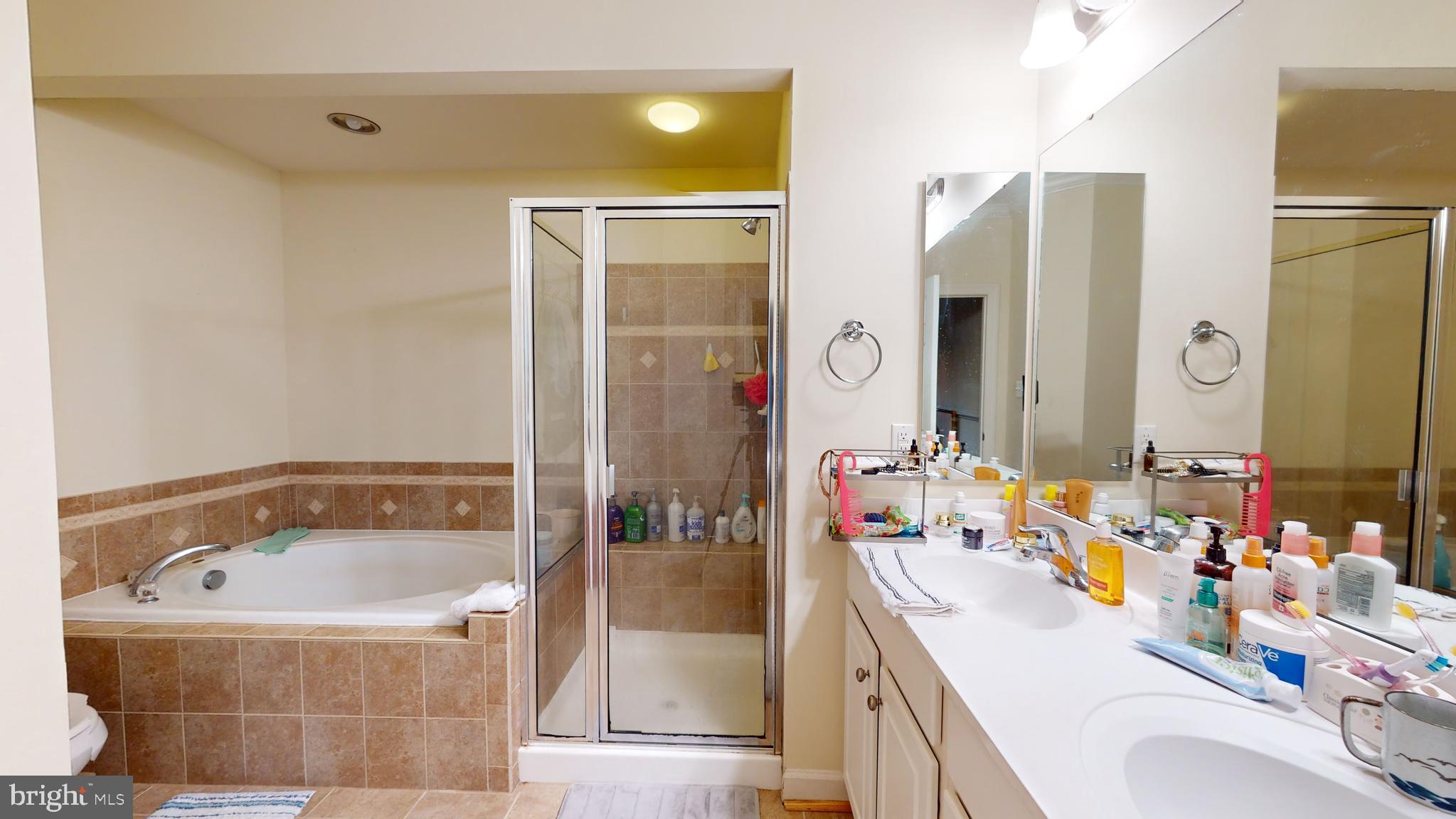 RESIDENCES AT SULLIVAN - Residential Lease