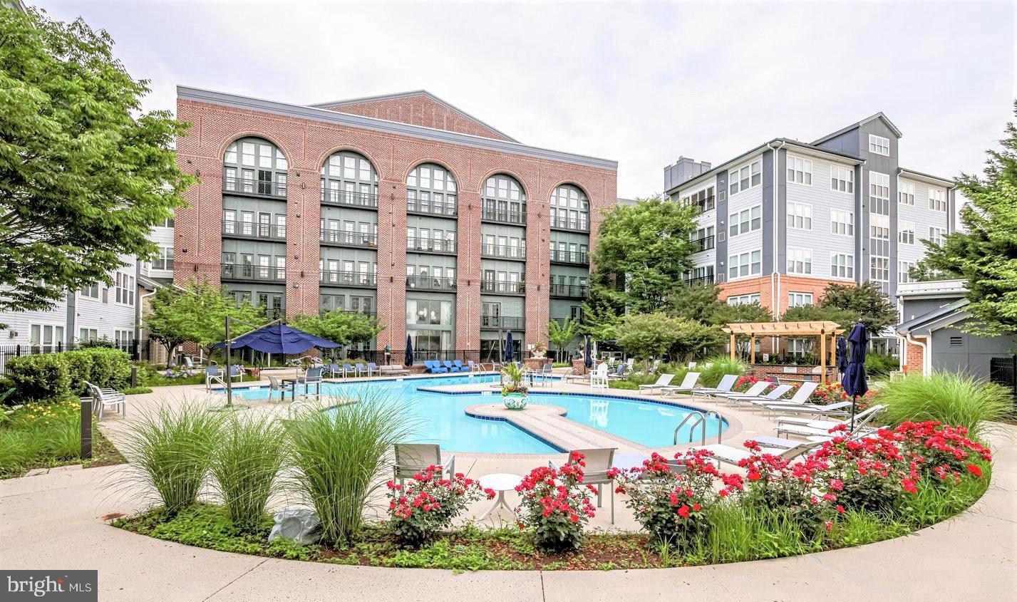 RESIDENCES AT SULLIVAN - Residential Lease