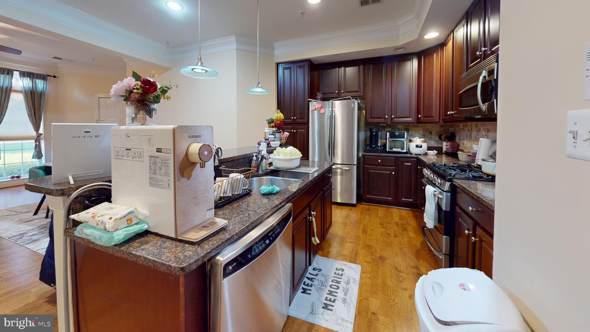 RESIDENCES AT SULLIVAN - Residential Lease