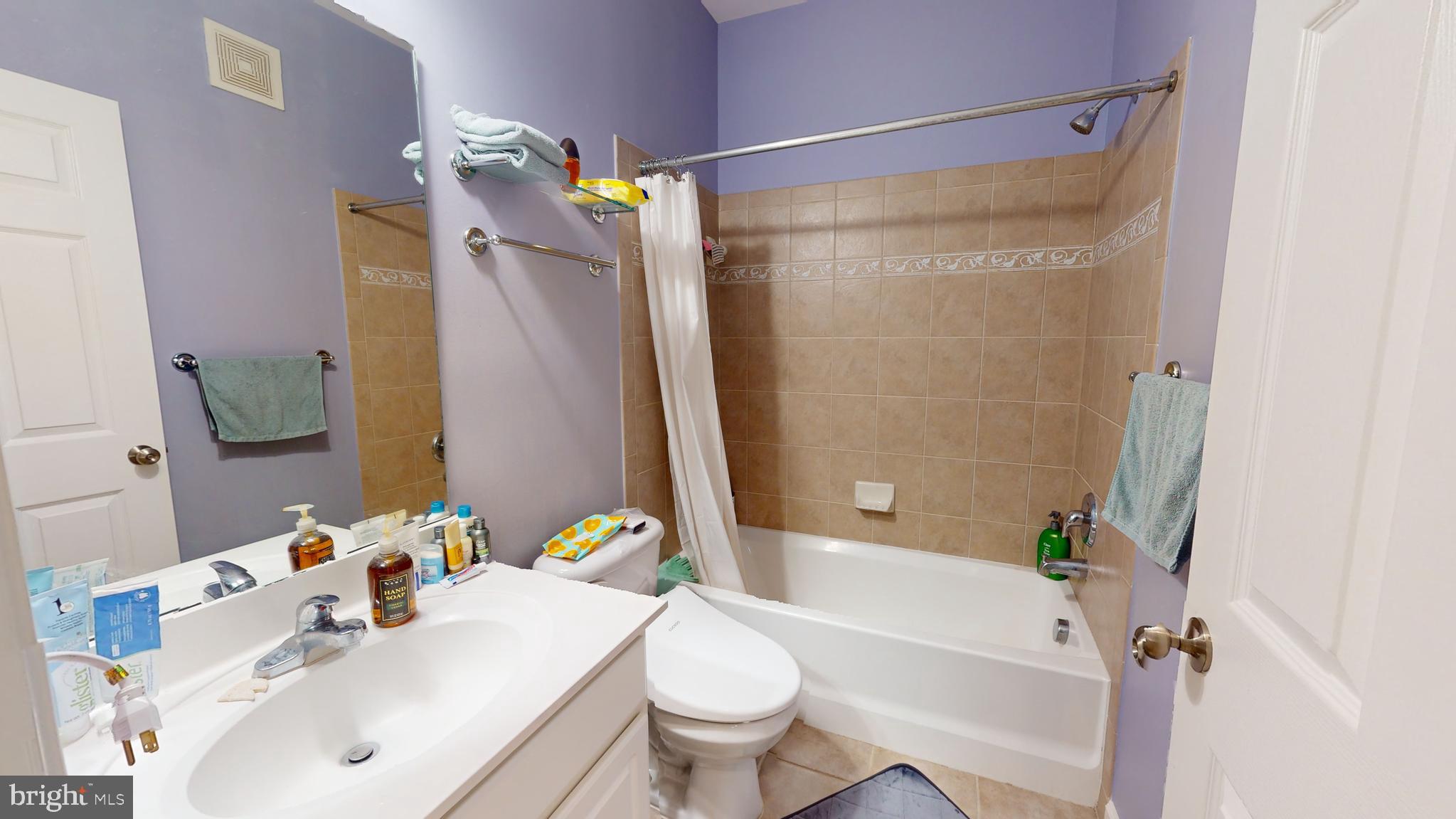 RESIDENCES AT SULLIVAN - Residential Lease