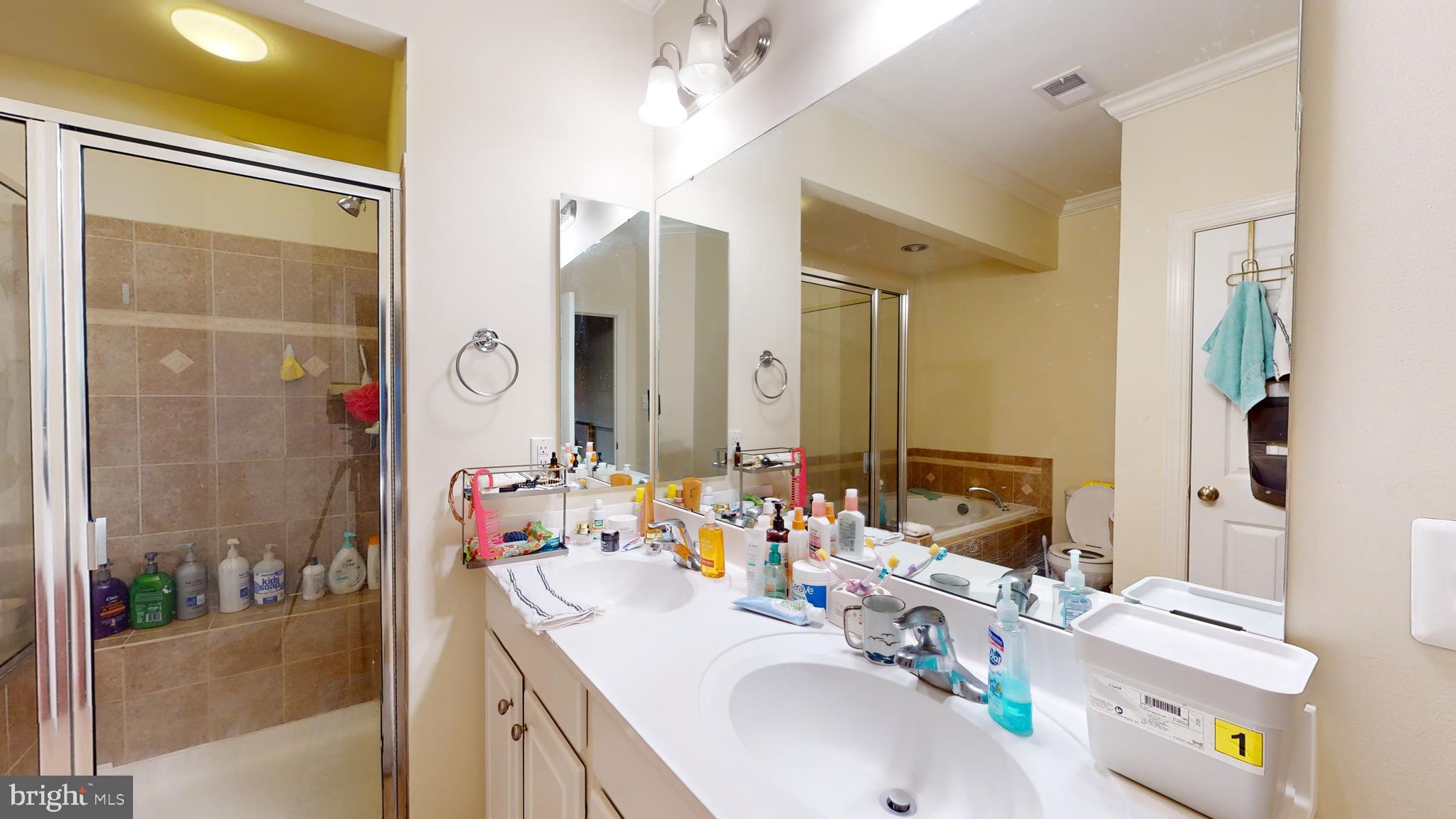 RESIDENCES AT SULLIVAN - Residential Lease