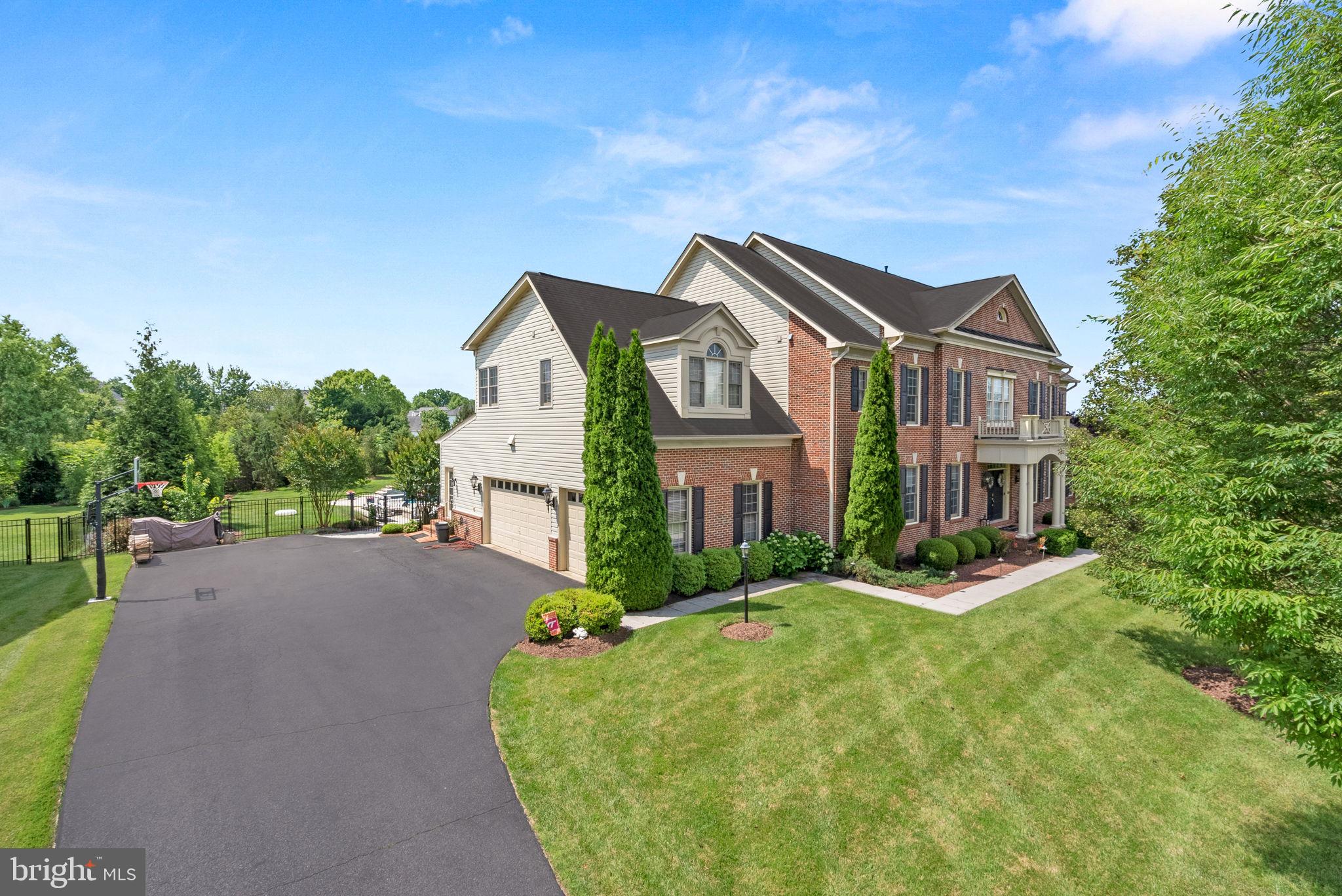 VILLAGE OF WAXPOOL - Residential