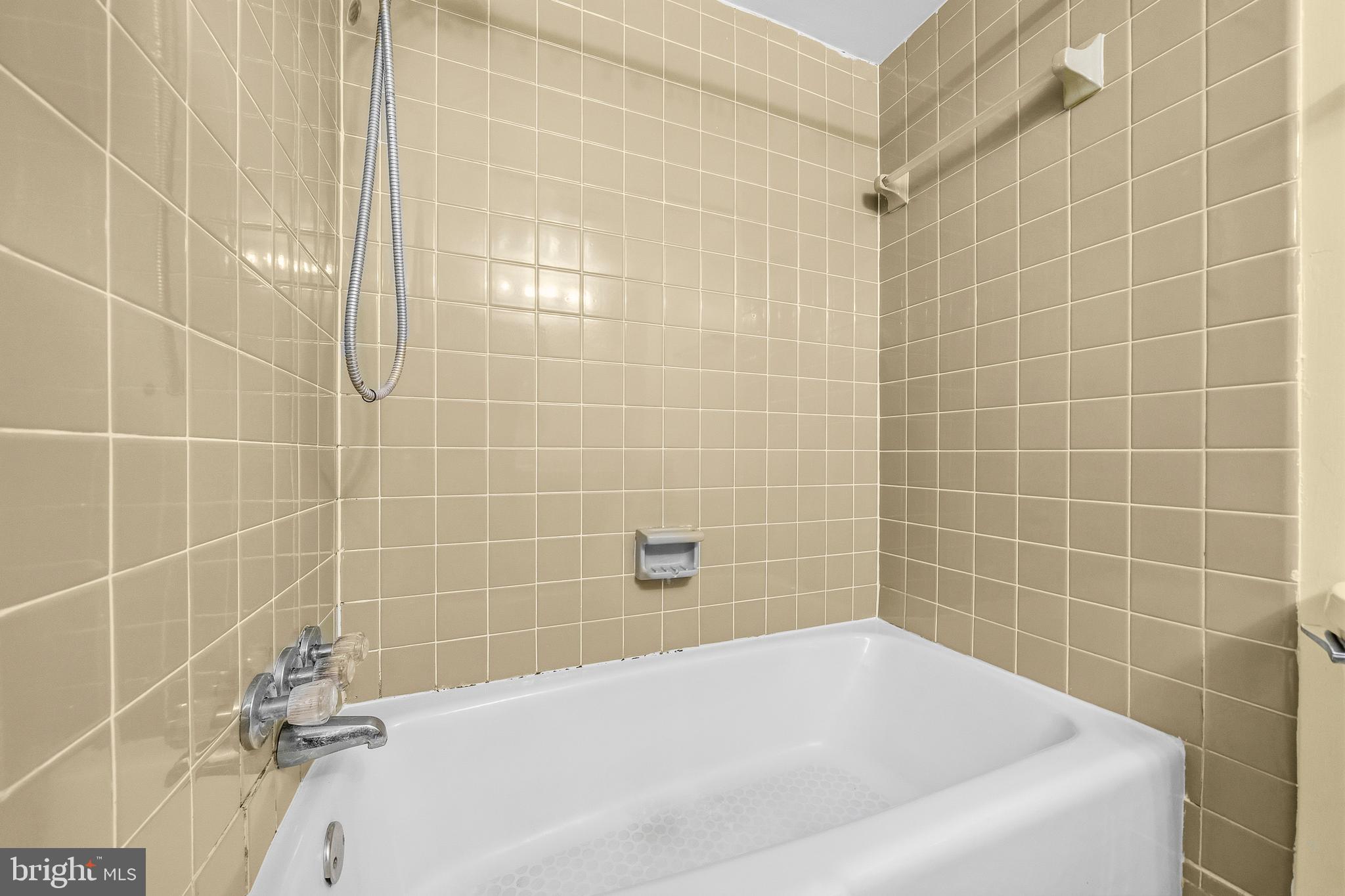 GLENWAYE GARDENS - Residential