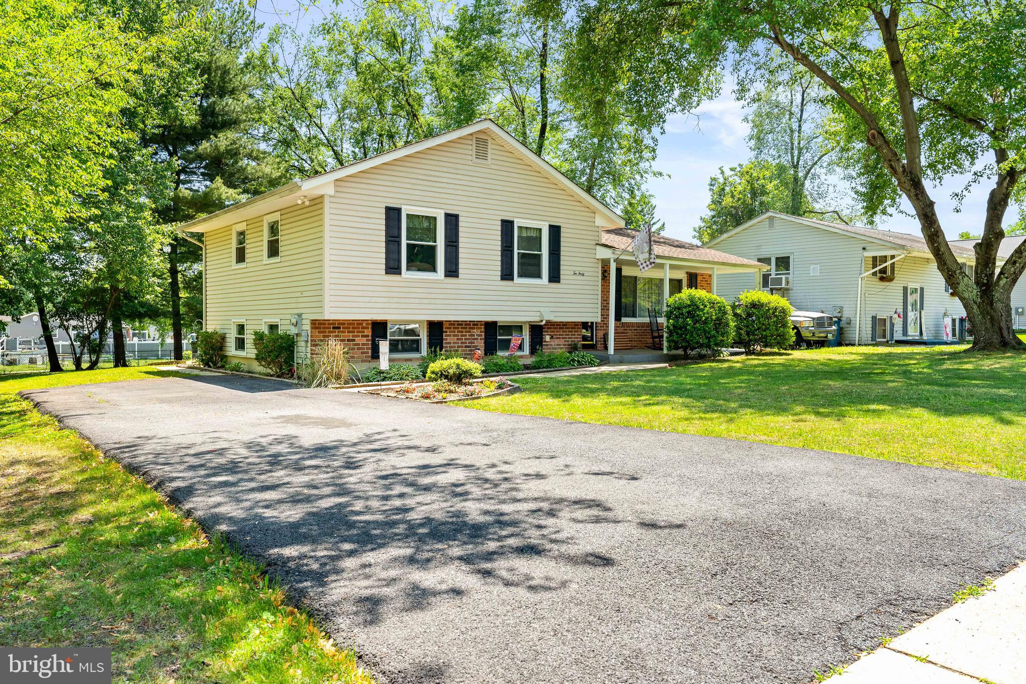 BUCK HILL - Residential