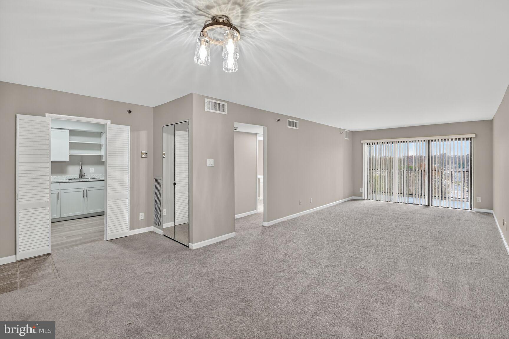 RACQUET CLUB - Residential
