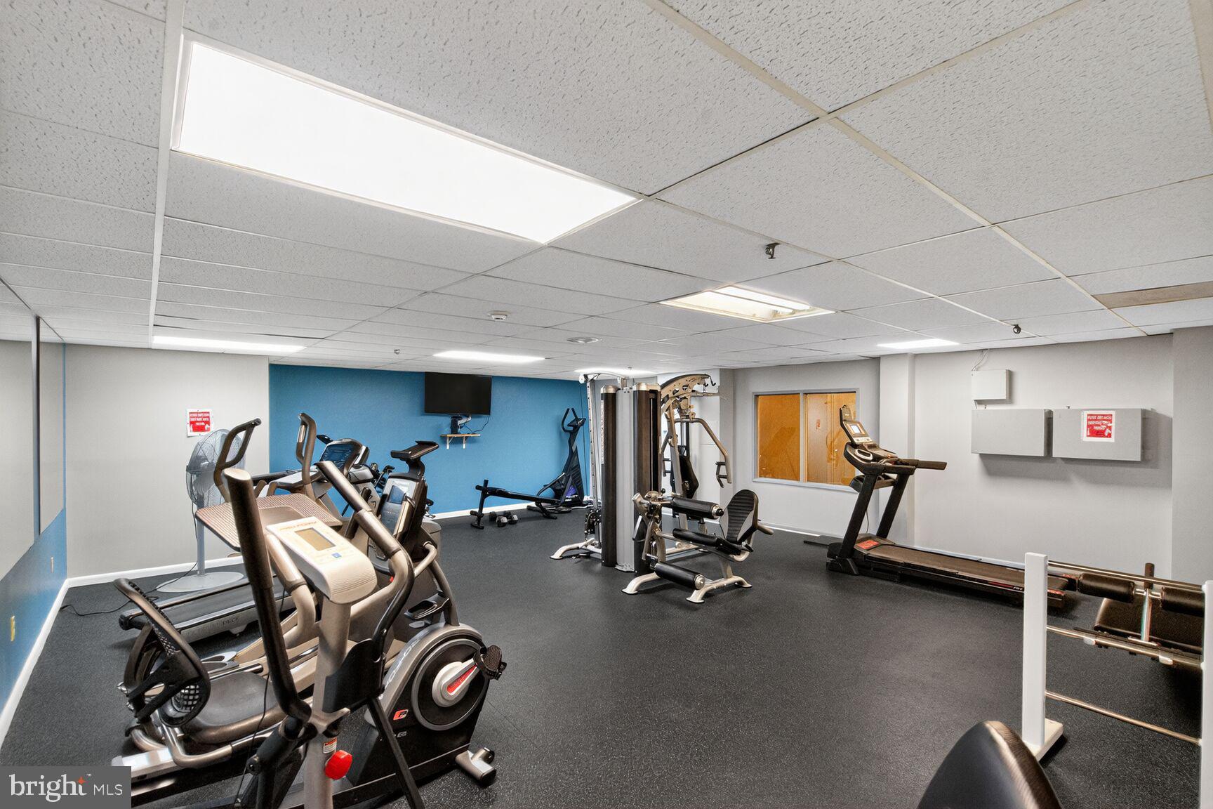 RACQUET CLUB - Residential
