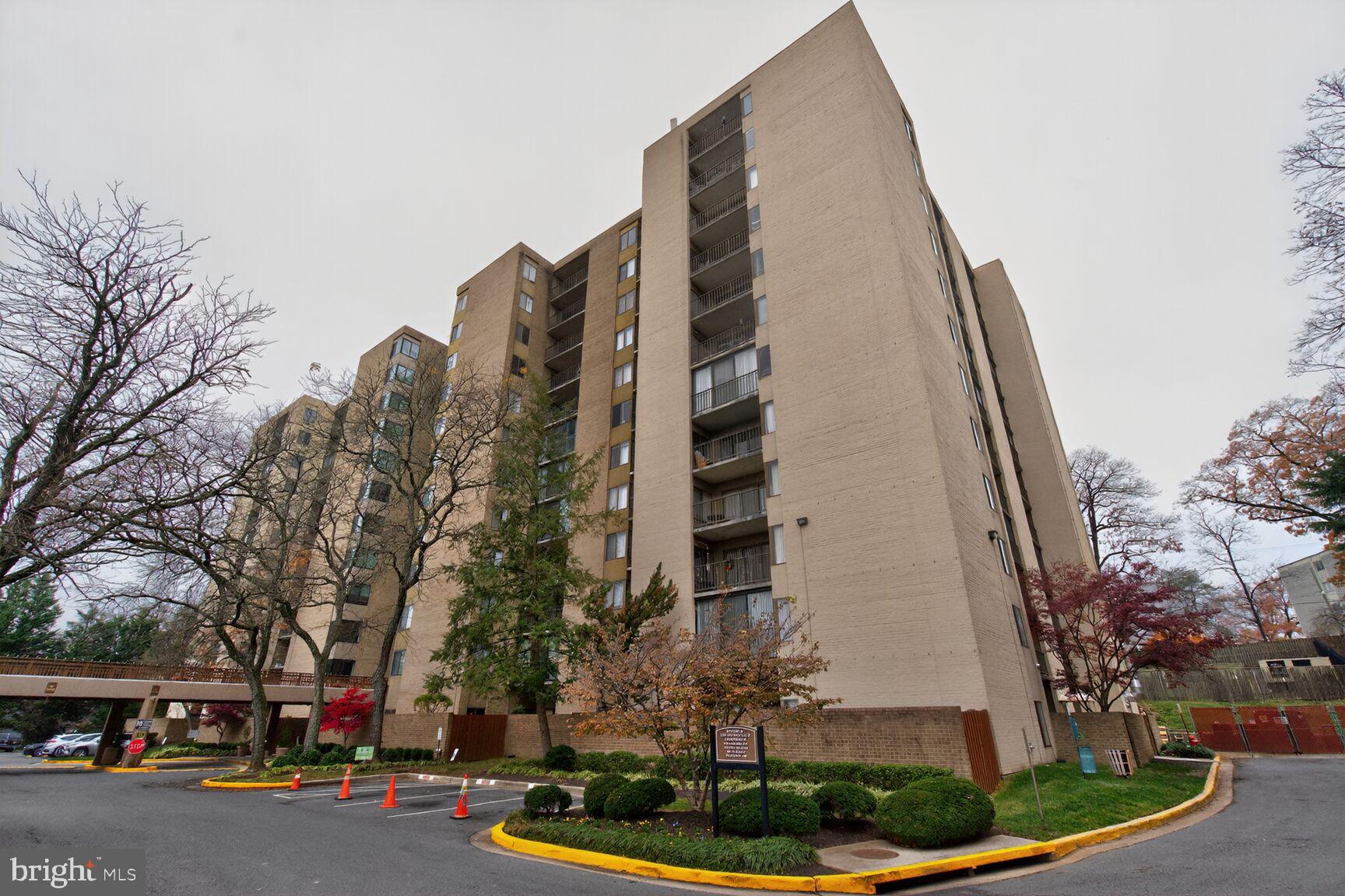 RACQUET CLUB - Residential