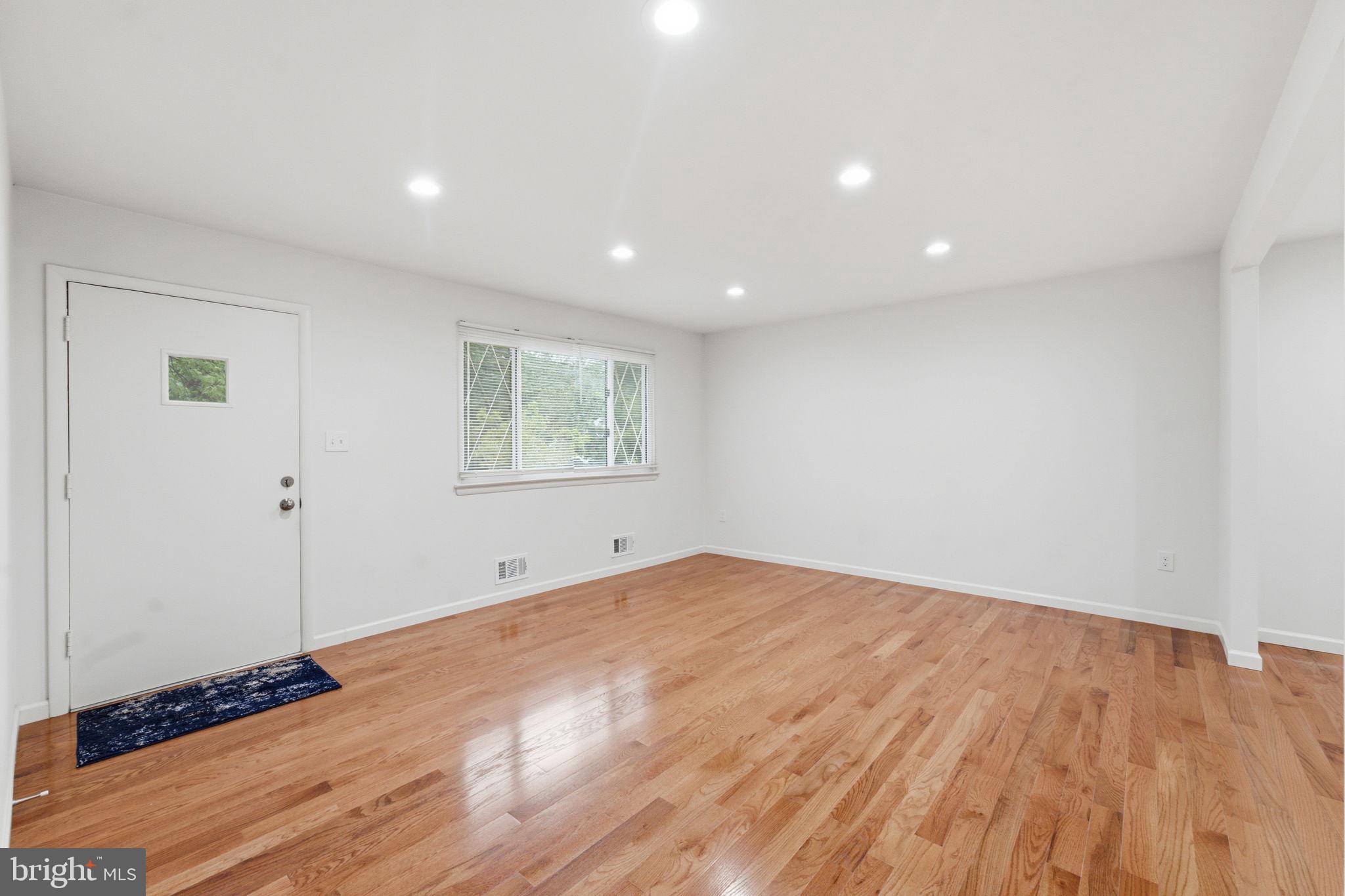 RITCHIE MANOR - Residential