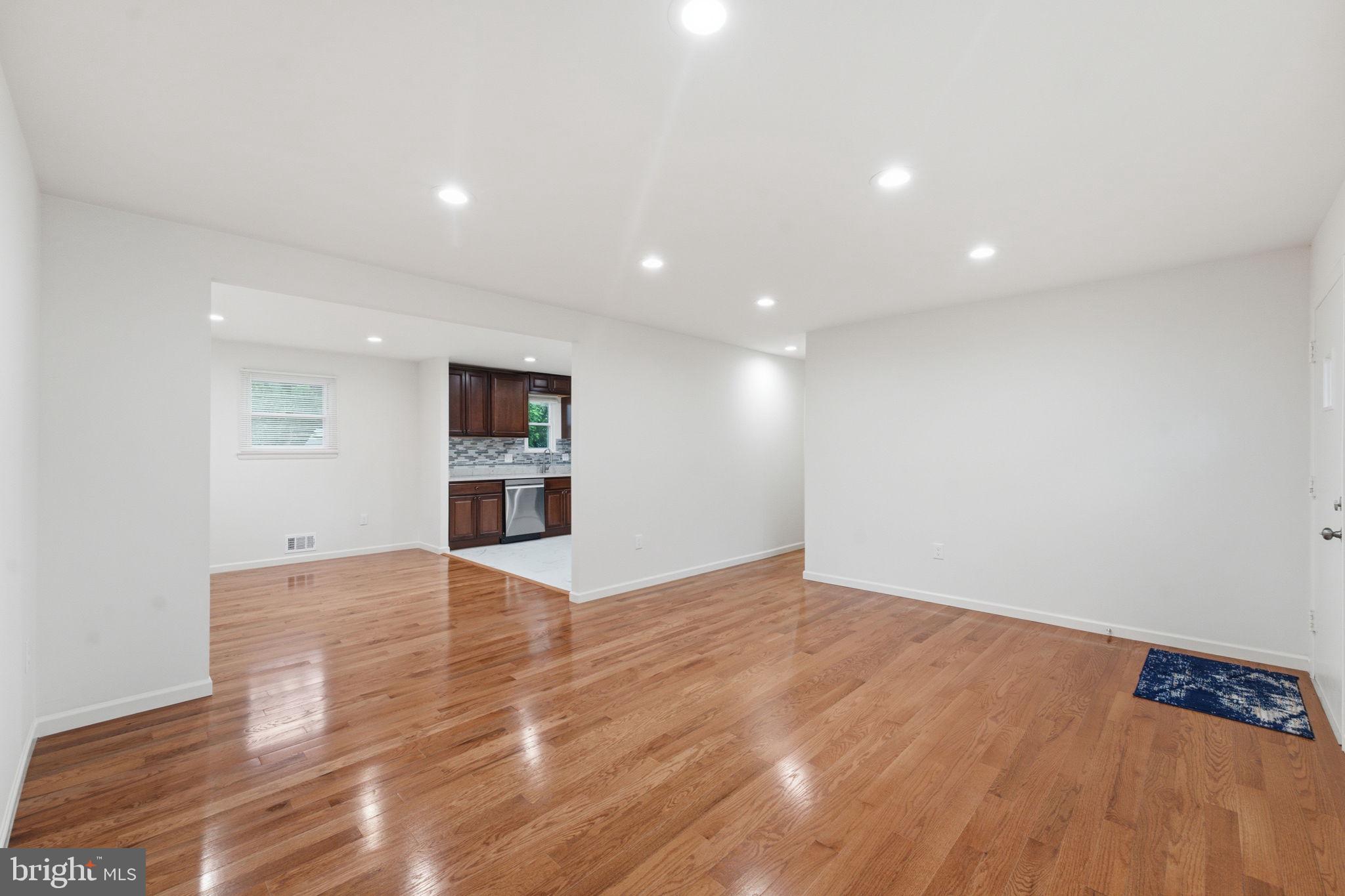 RITCHIE MANOR - Residential