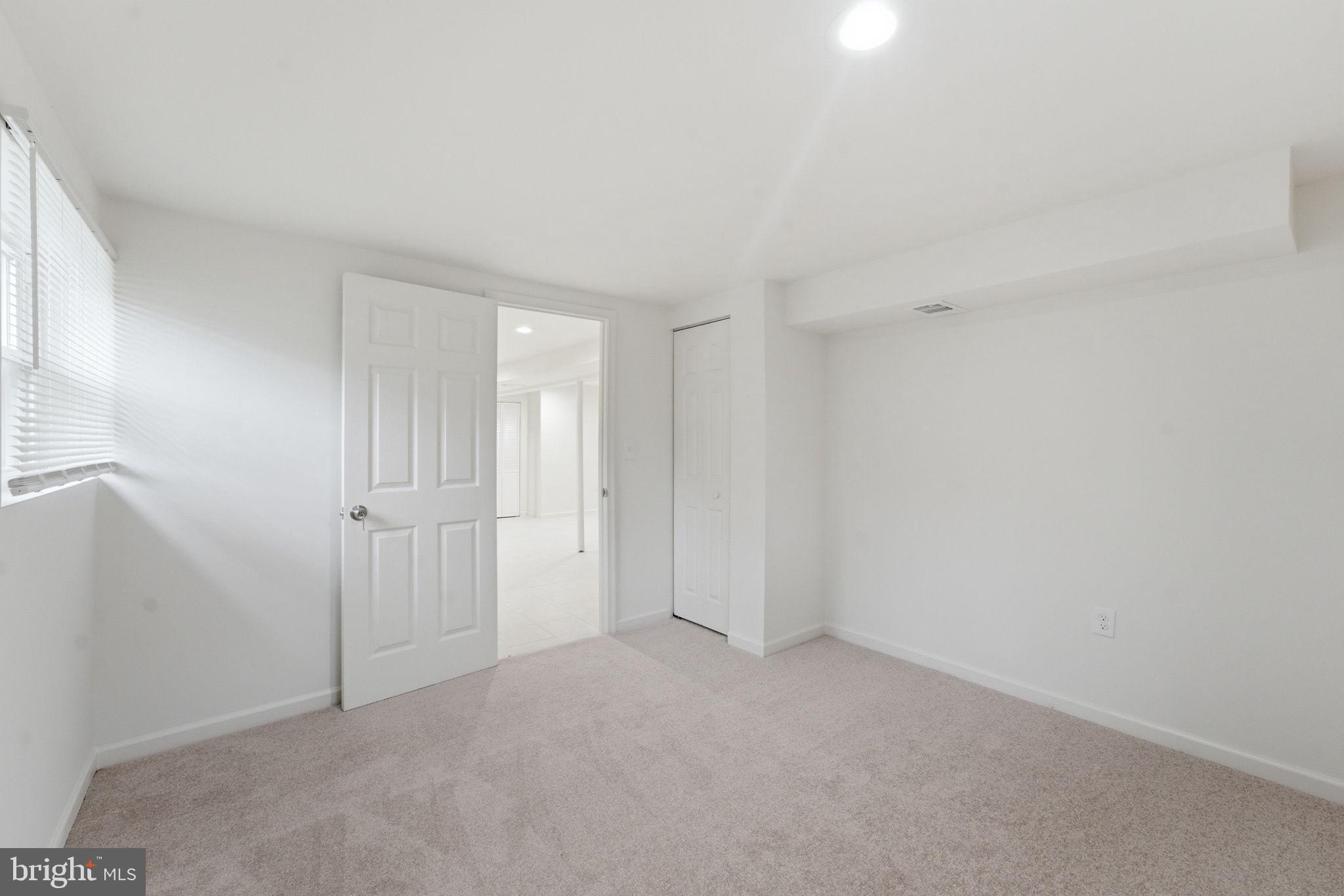 RITCHIE MANOR - Residential