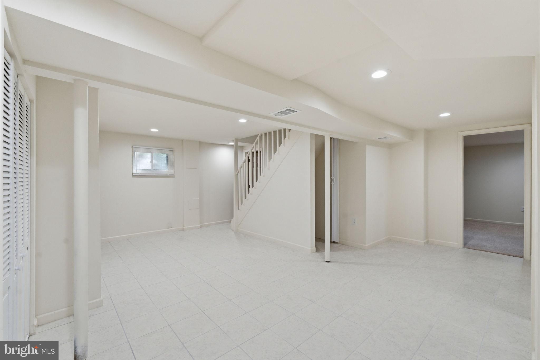 RITCHIE MANOR - Residential
