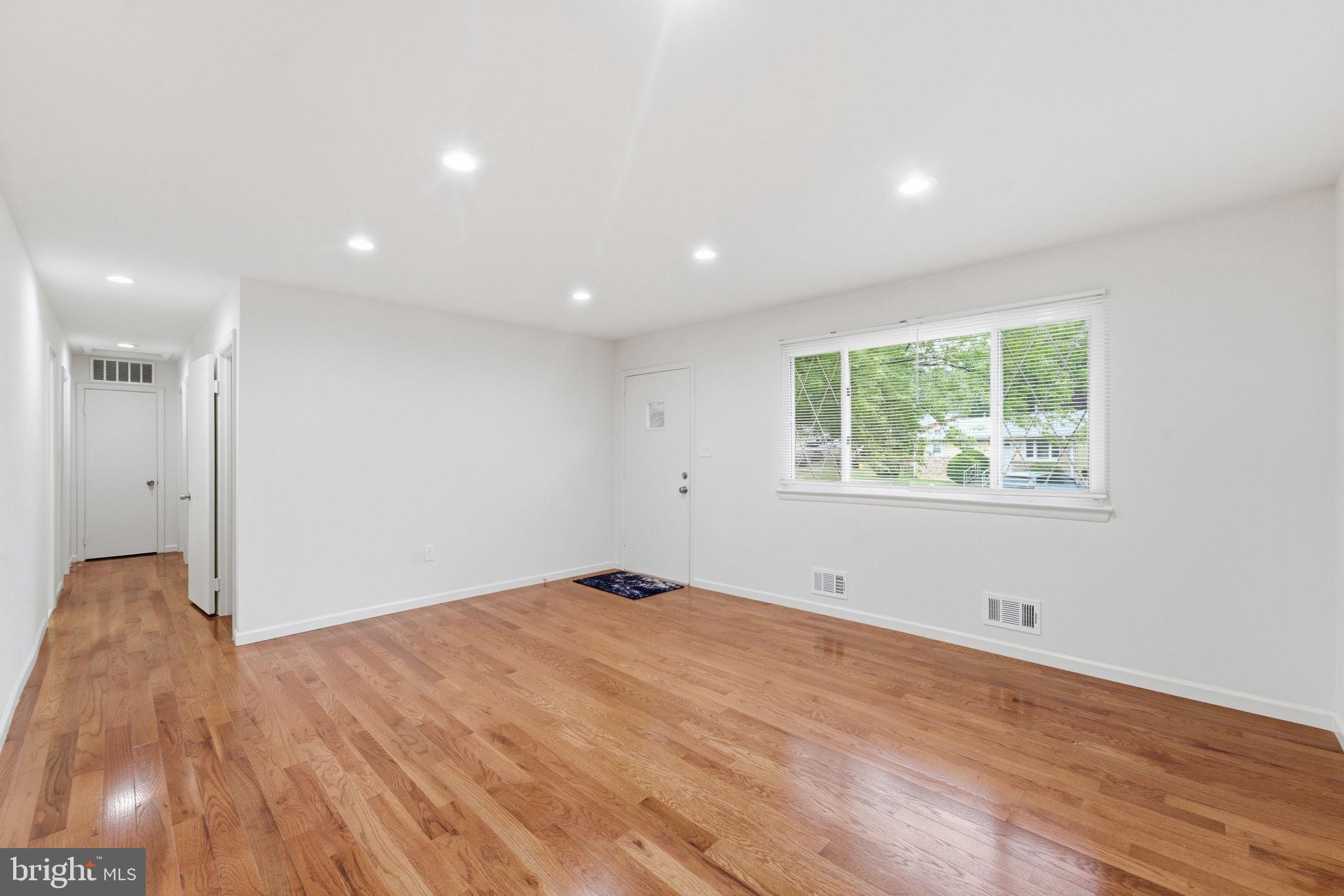 RITCHIE MANOR - Residential