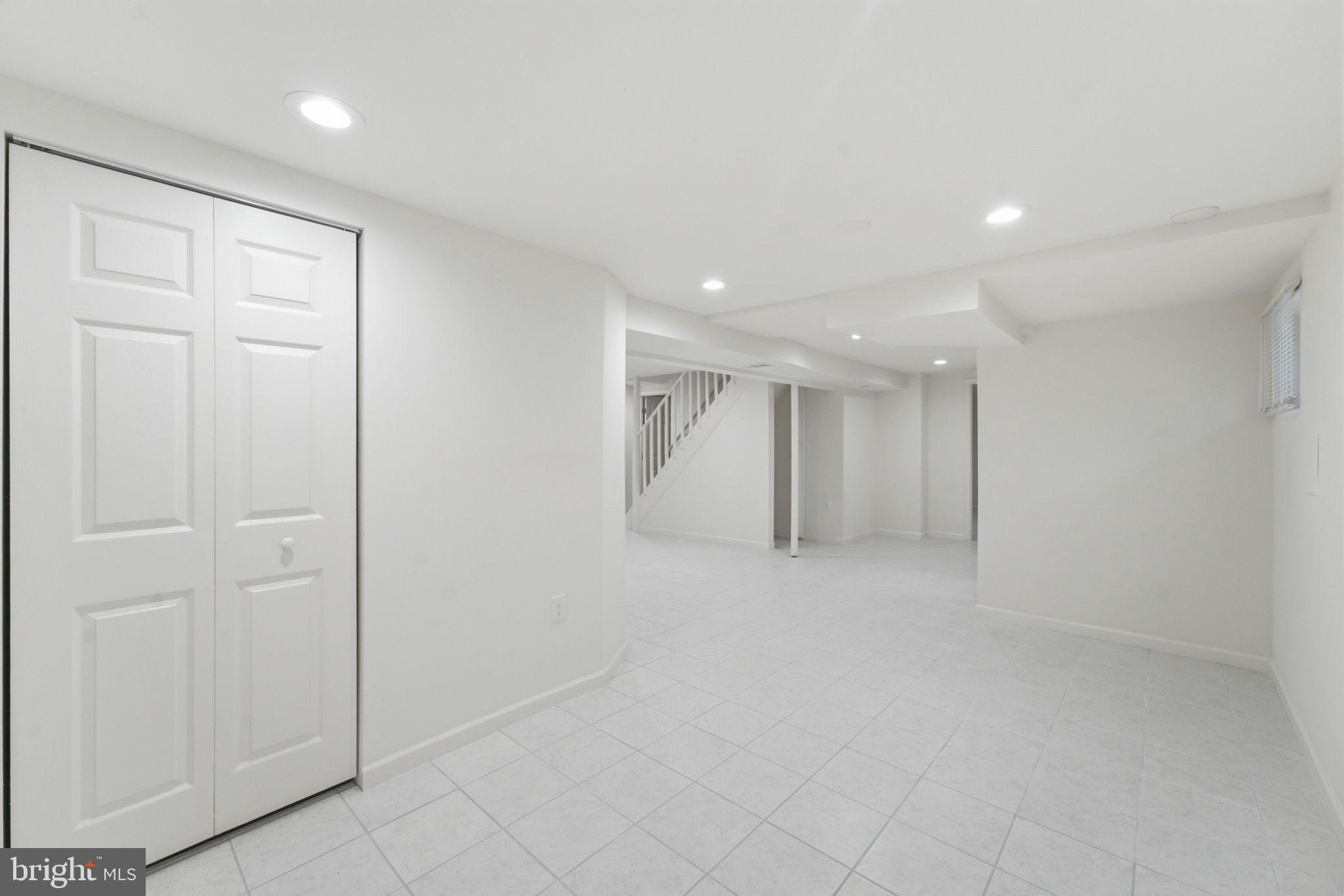 RITCHIE MANOR - Residential