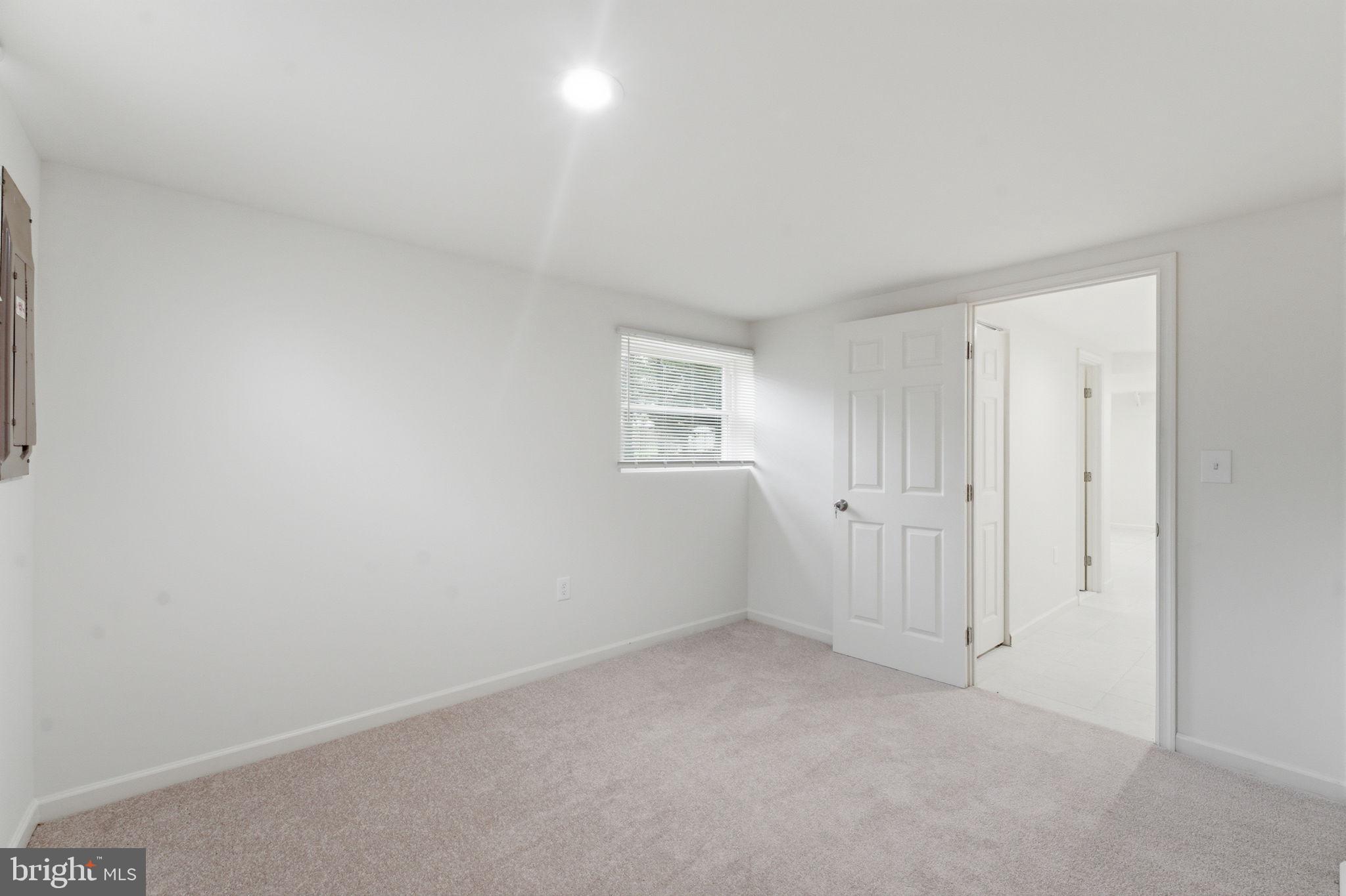 RITCHIE MANOR - Residential