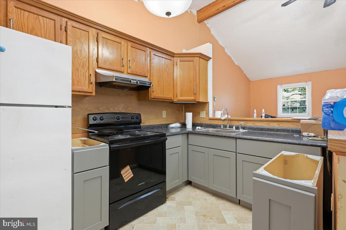 POCONO MOUNTAIN LAKE ESTATES - Residential